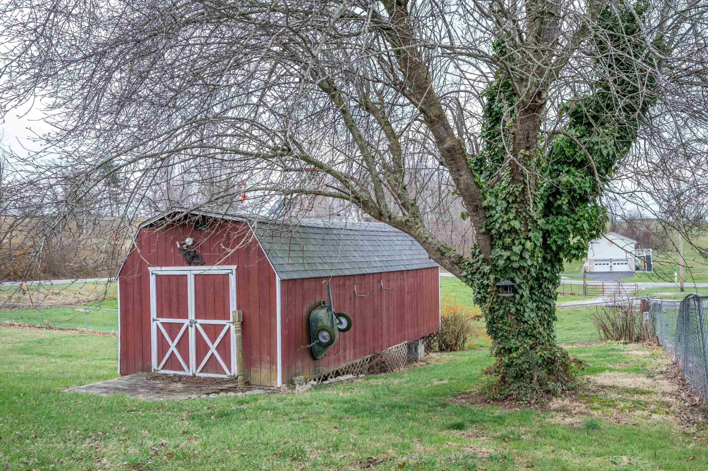 2516 Pinewood Drive Draper VA 24324