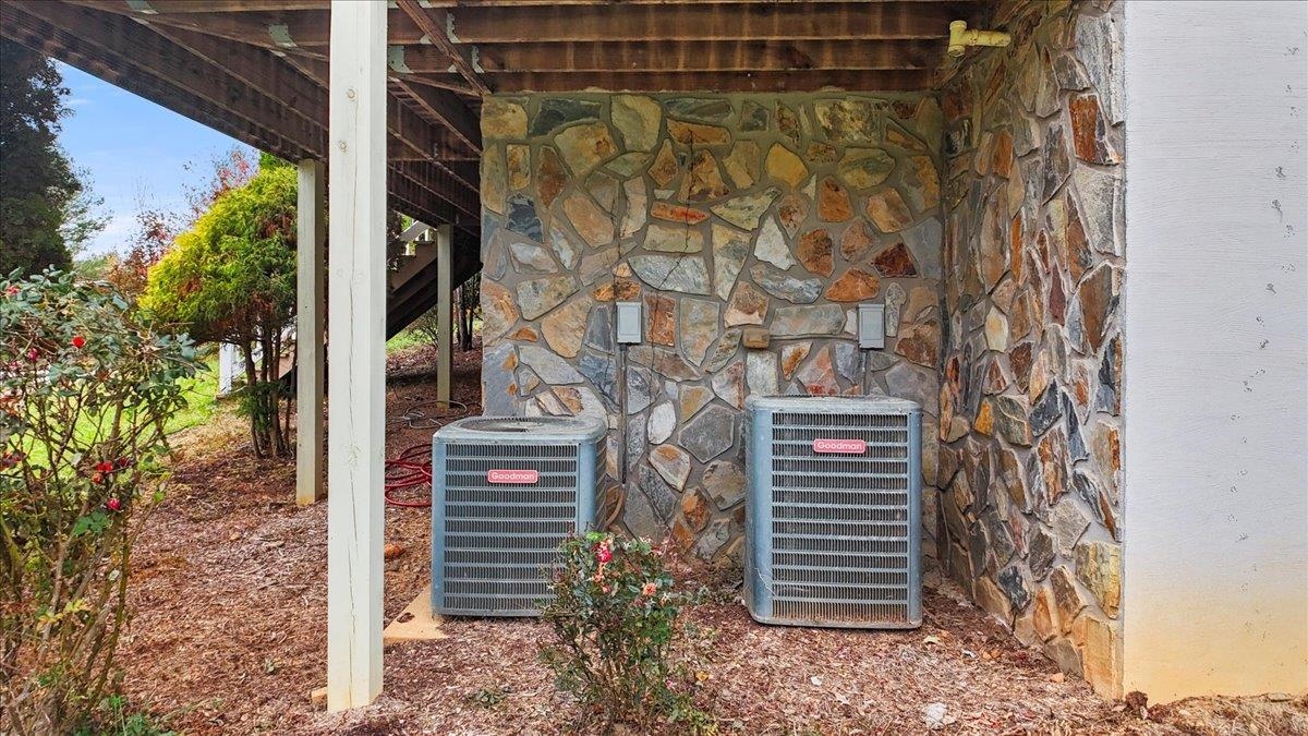 160 Cardova Drive Max Meadows VA 24360