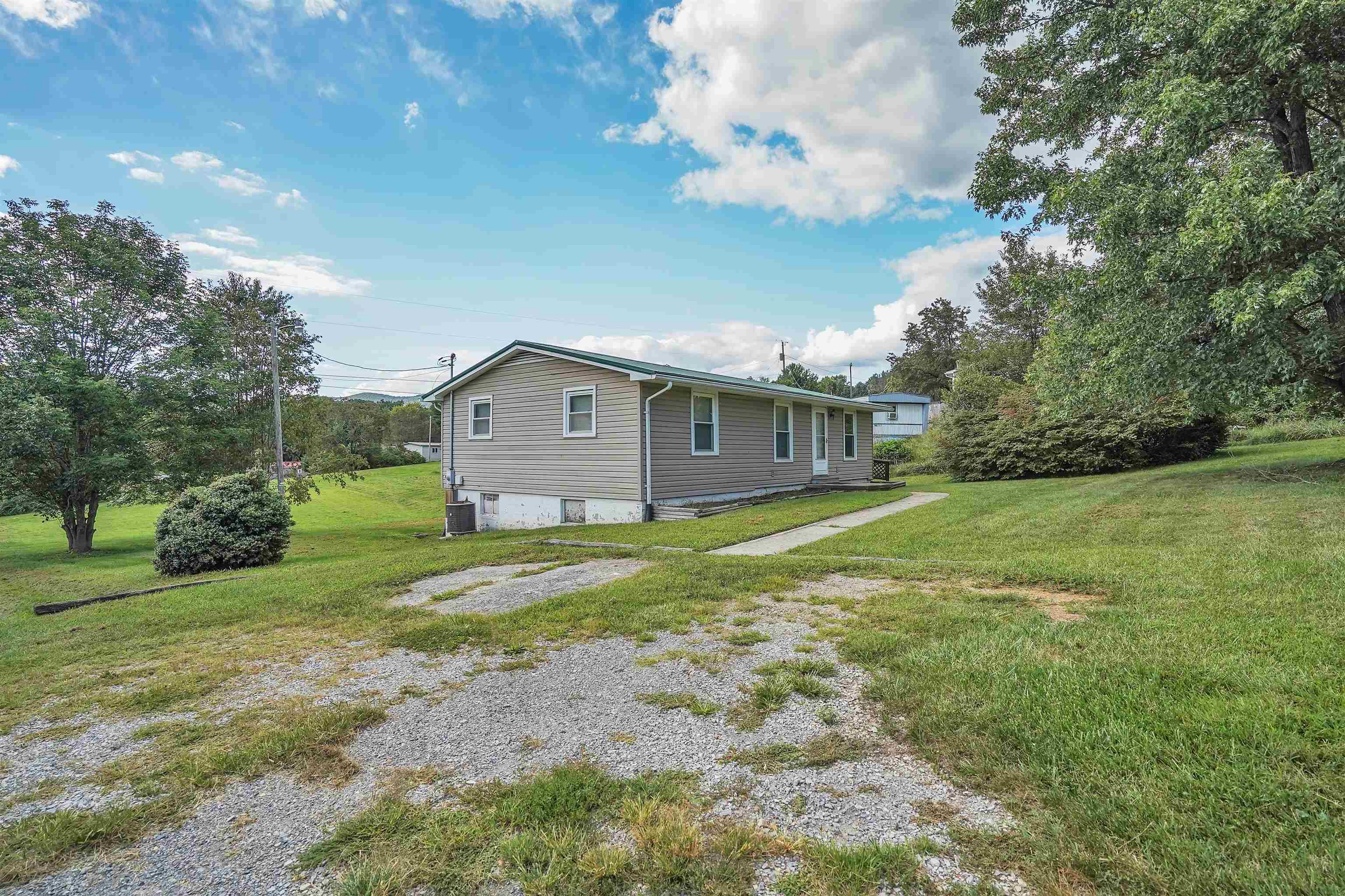 2176 Curve Road Pearisburg VA 24134