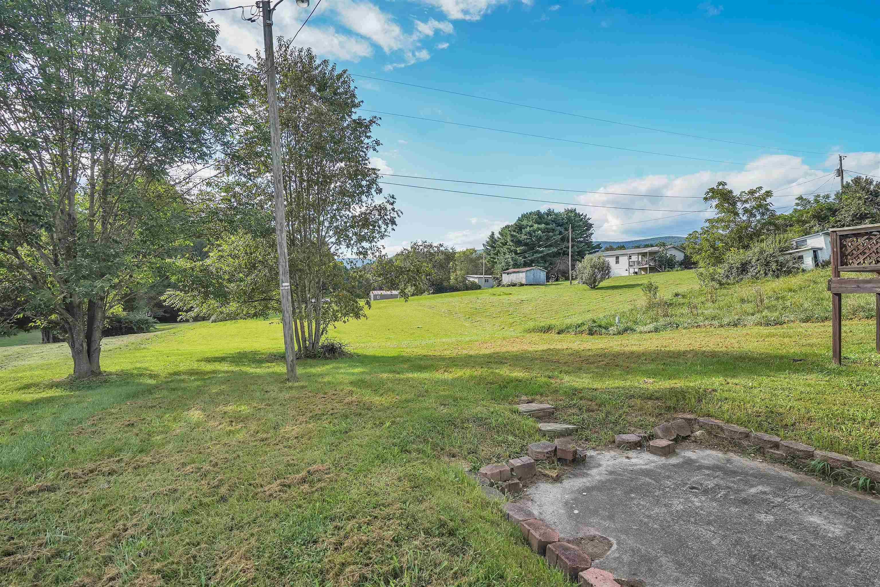 2176 Curve Road Pearisburg VA 24134