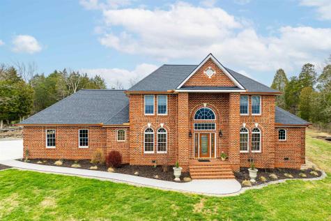 120 River Ridge Drive Pearisburg VA 24134