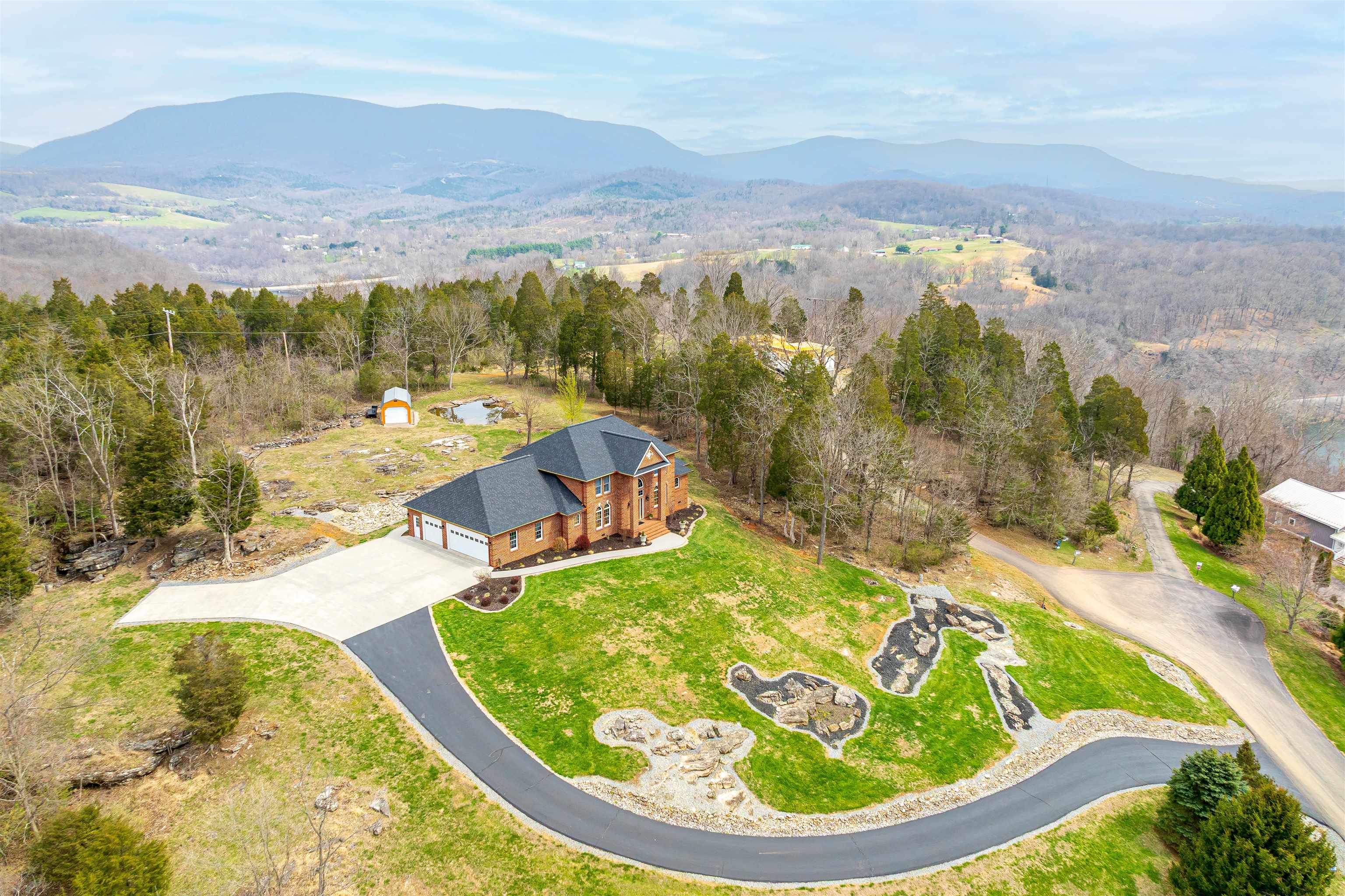 120 River Ridge Drive Pearisburg VA 24134