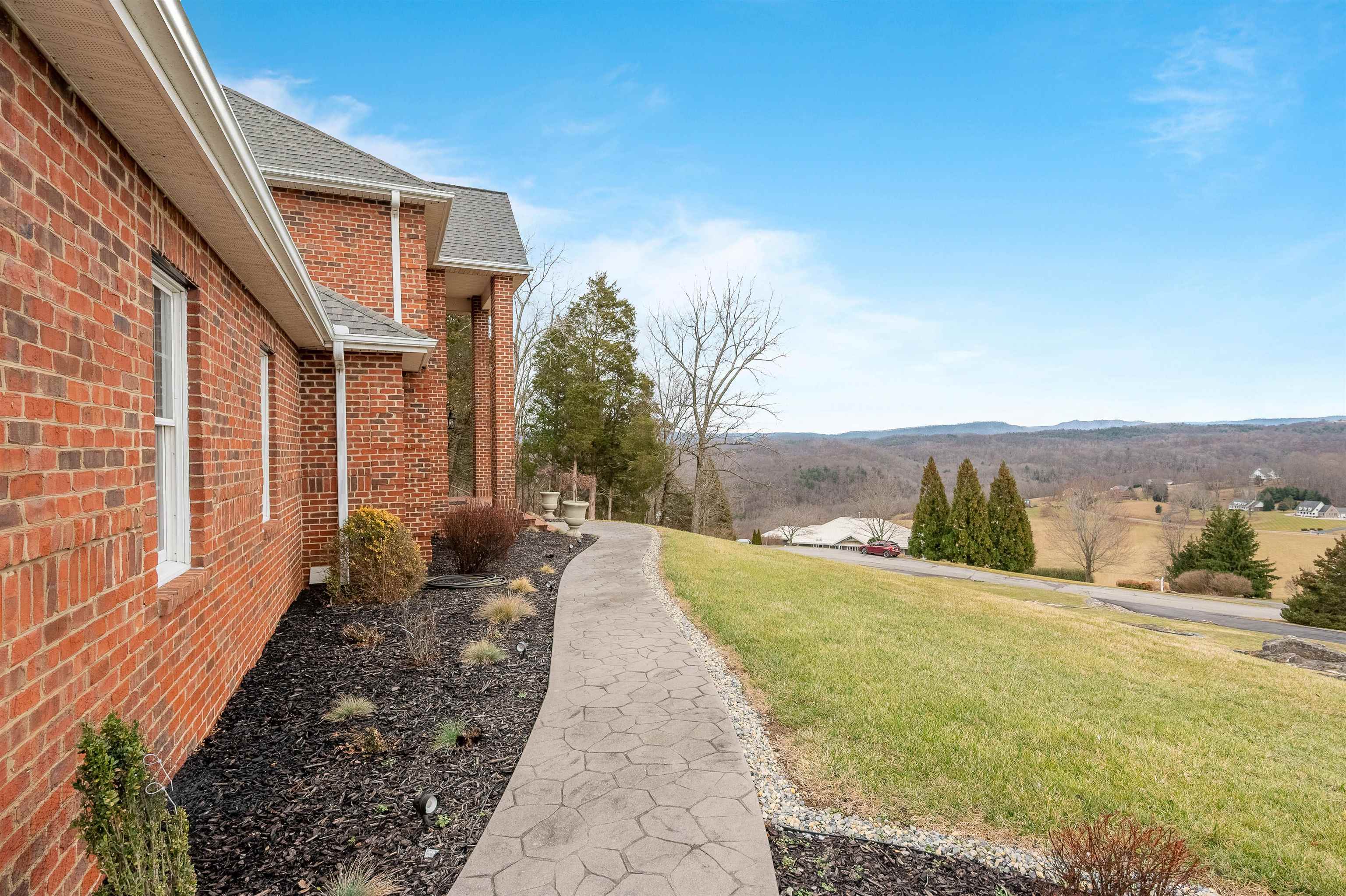 120 River Ridge Drive Pearisburg VA 24134