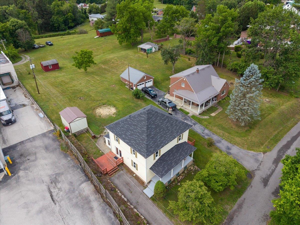 806 Church Avenue Pearisburg VA 24134