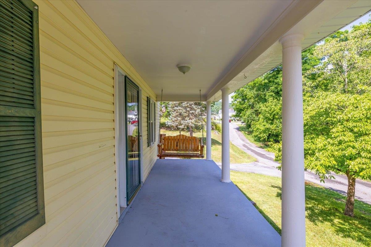 806 Church Avenue Pearisburg VA 24134