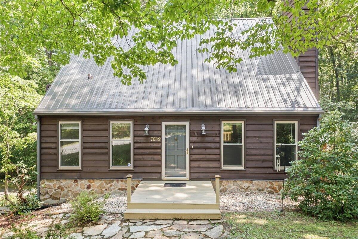 7282 Timberlane Drive Fairlawn VA 24141