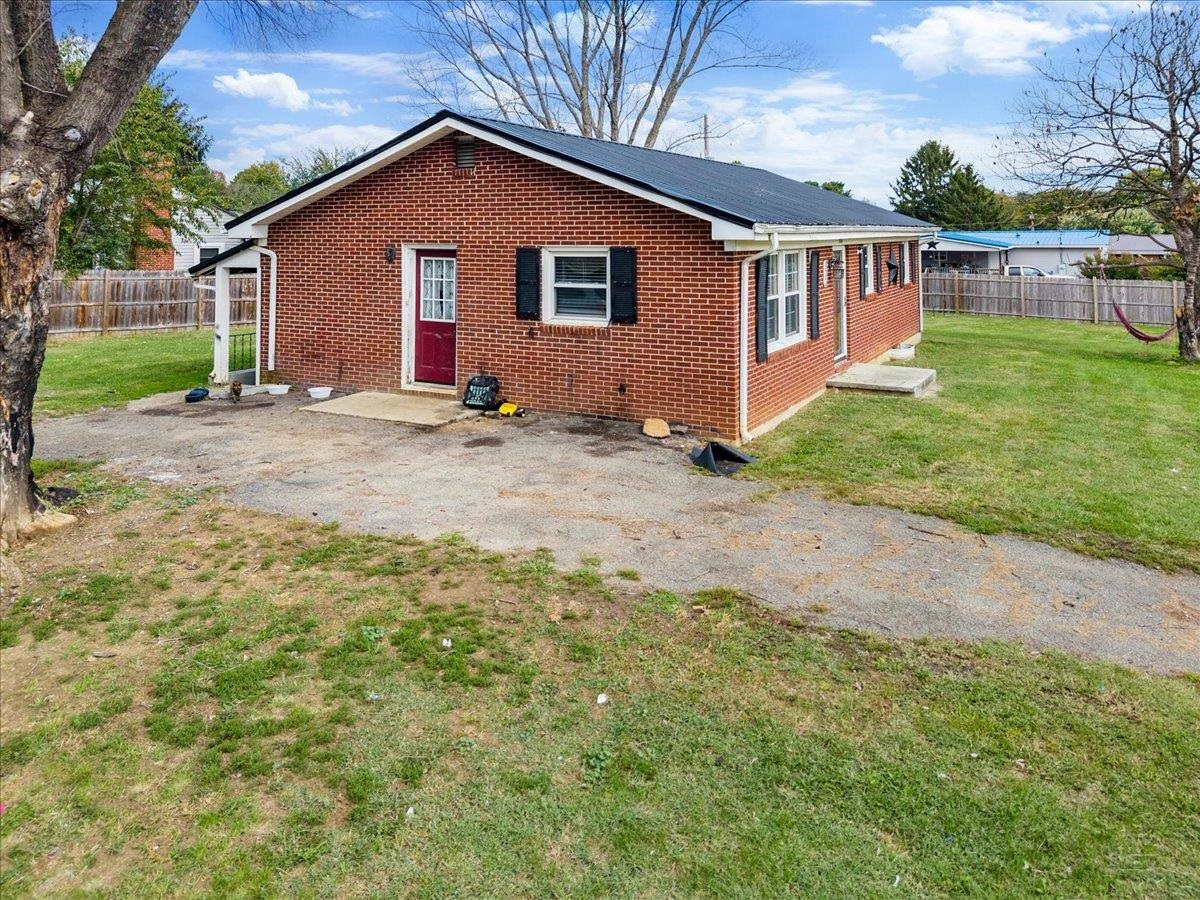 133 West Avenue Dublin VA 24084