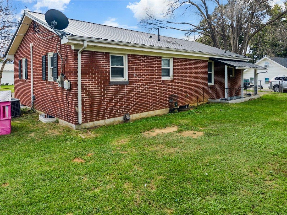 133 West Avenue Dublin VA 24084