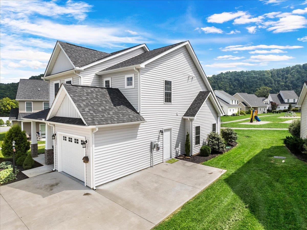 335 Bernies Way Elliston VA 24087