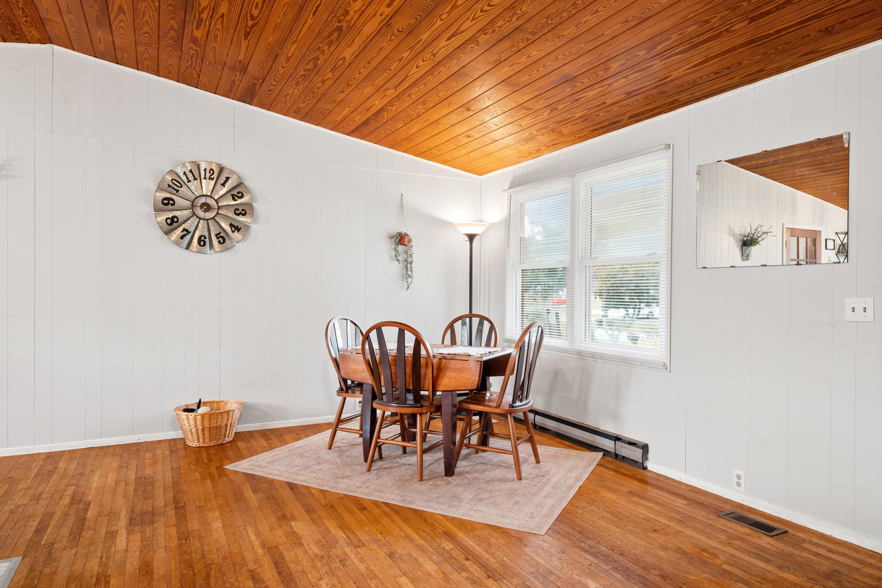 6764 Washington Avenue Fairlawn VA 24141