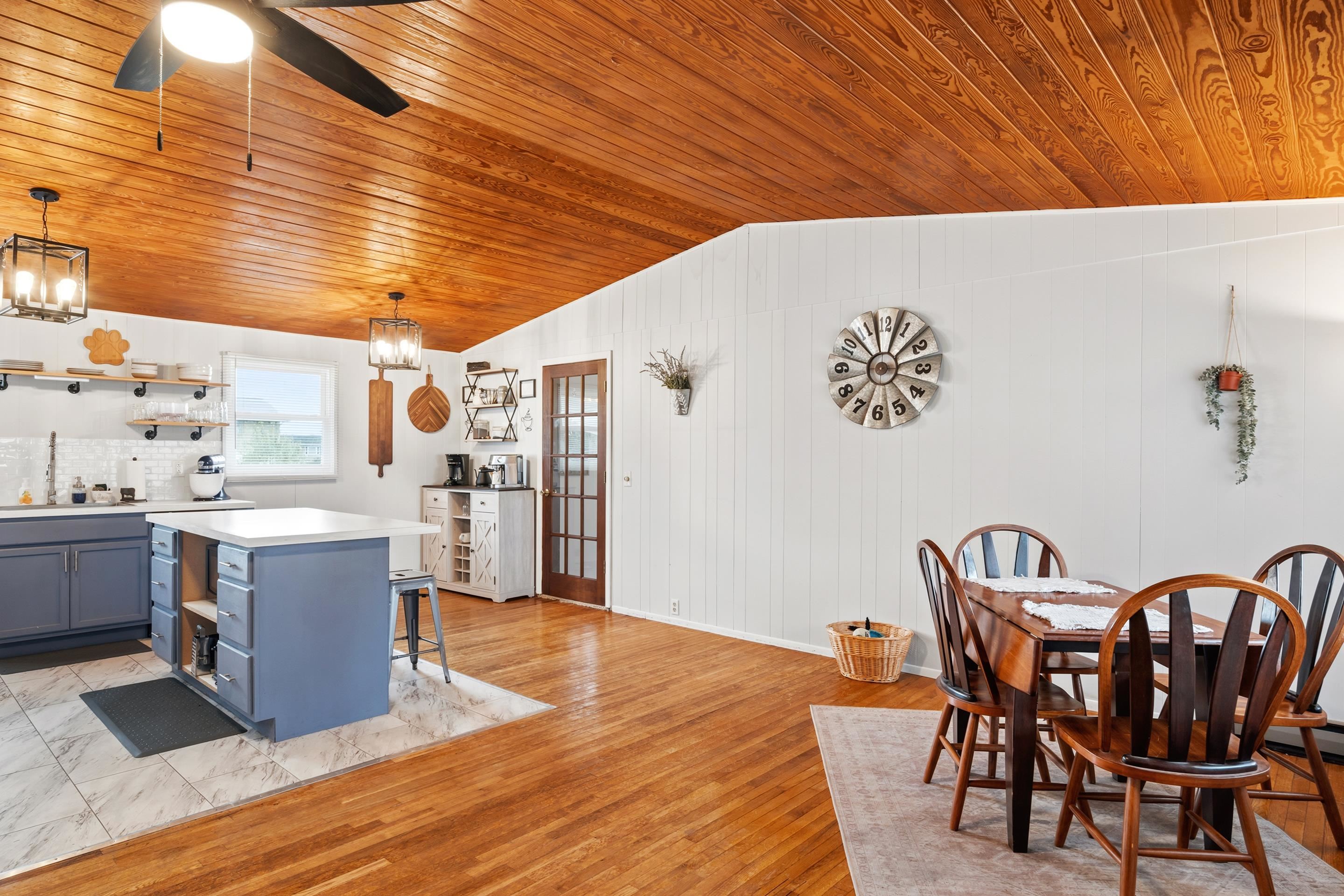 6764 Washington Avenue Fairlawn VA 24141