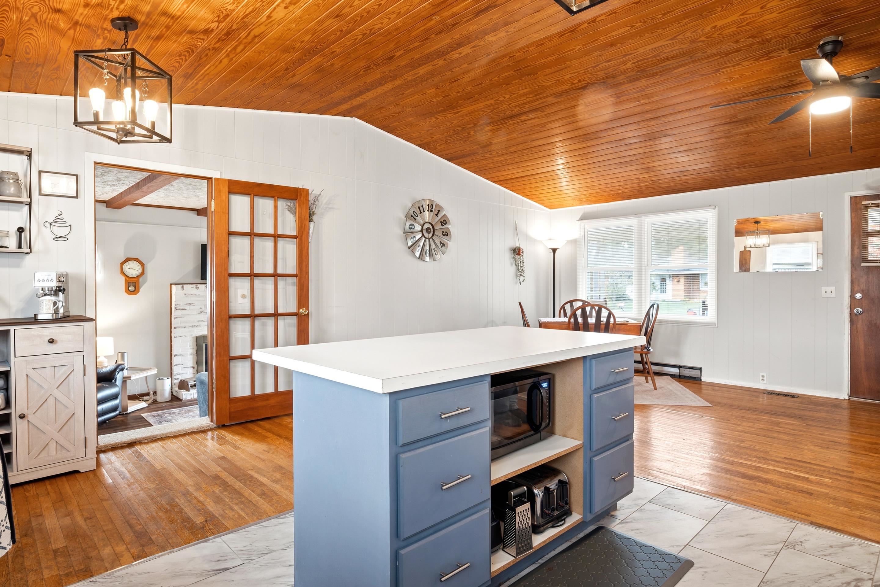 6764 Washington Avenue Fairlawn VA 24141