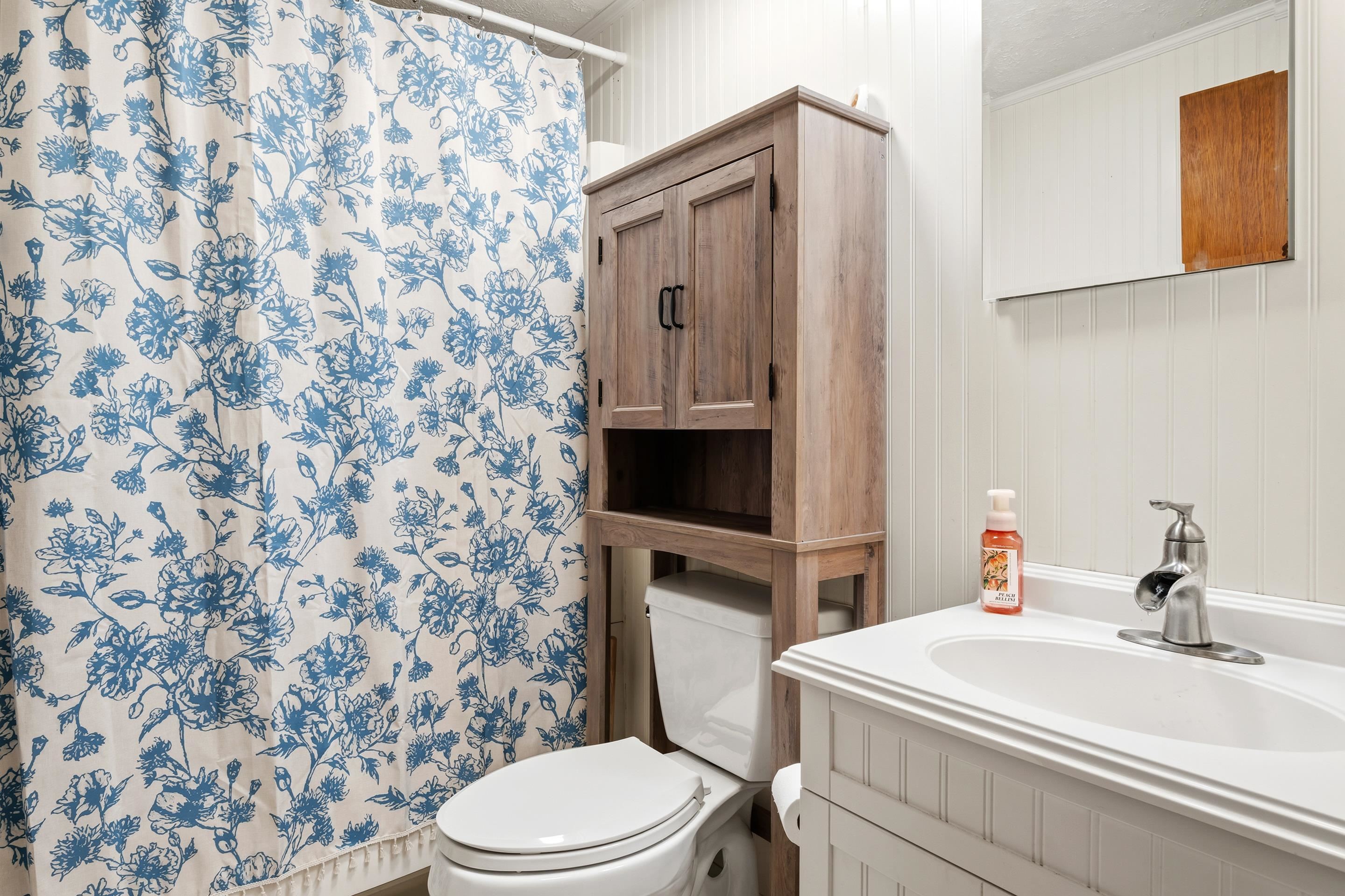 6764 Washington Avenue Fairlawn VA 24141