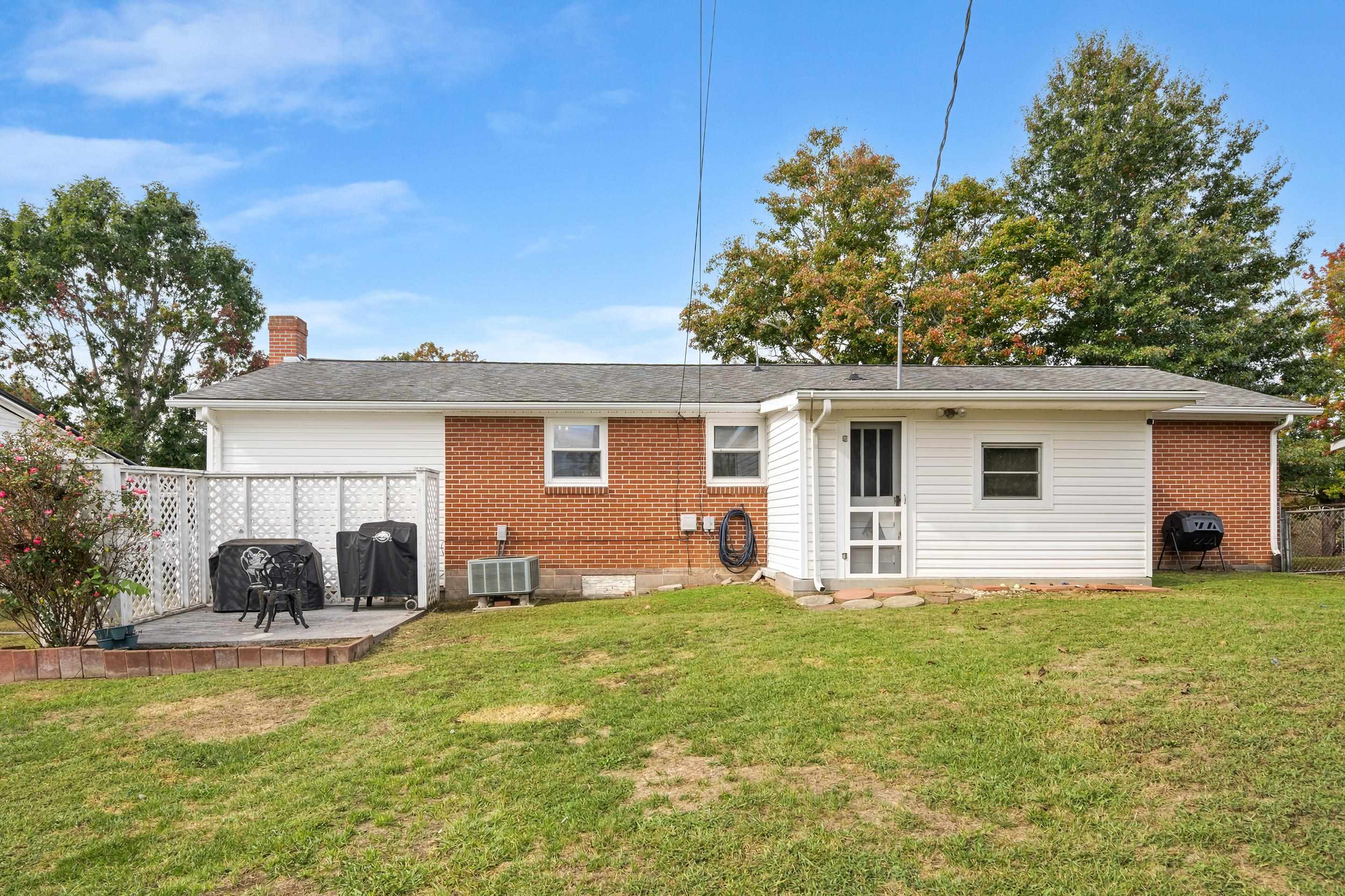 6764 Washington Avenue Fairlawn VA 24141
