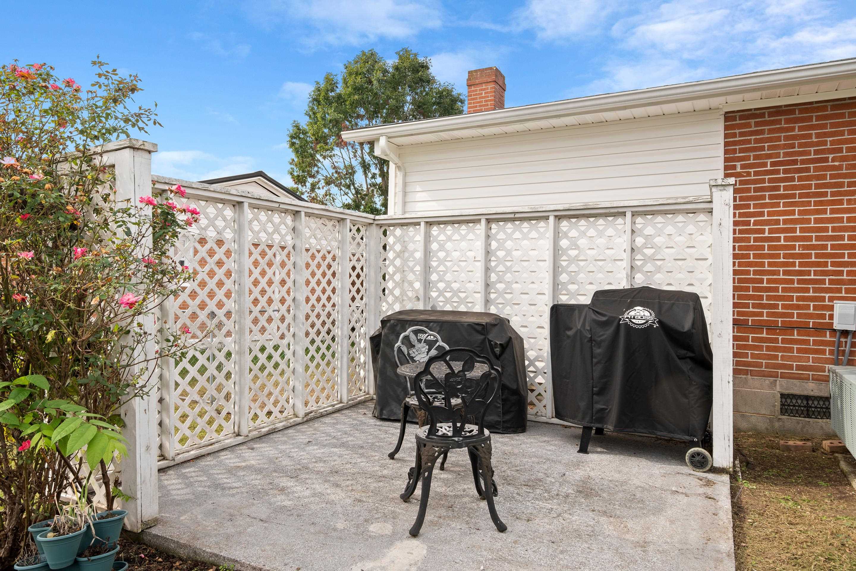 6764 Washington Avenue Fairlawn VA 24141