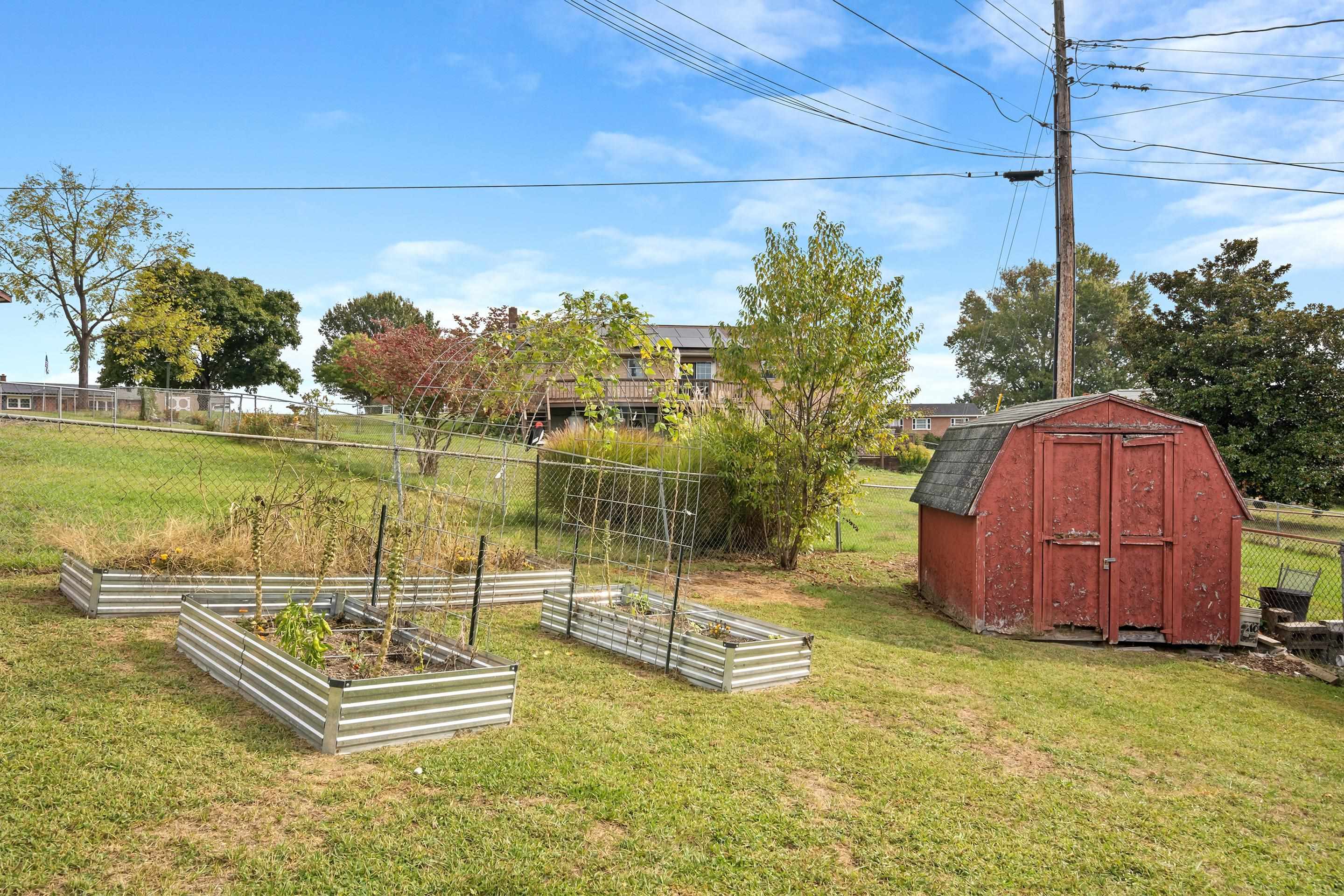 6764 Washington Avenue Fairlawn VA 24141