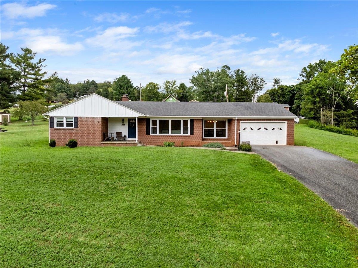 103 Riverview Street Pembroke VA 24136