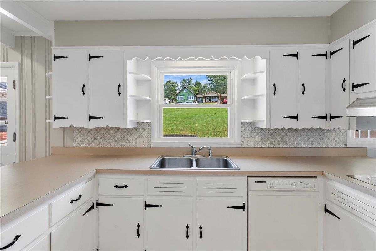 103 Riverview Street Pembroke VA 24136