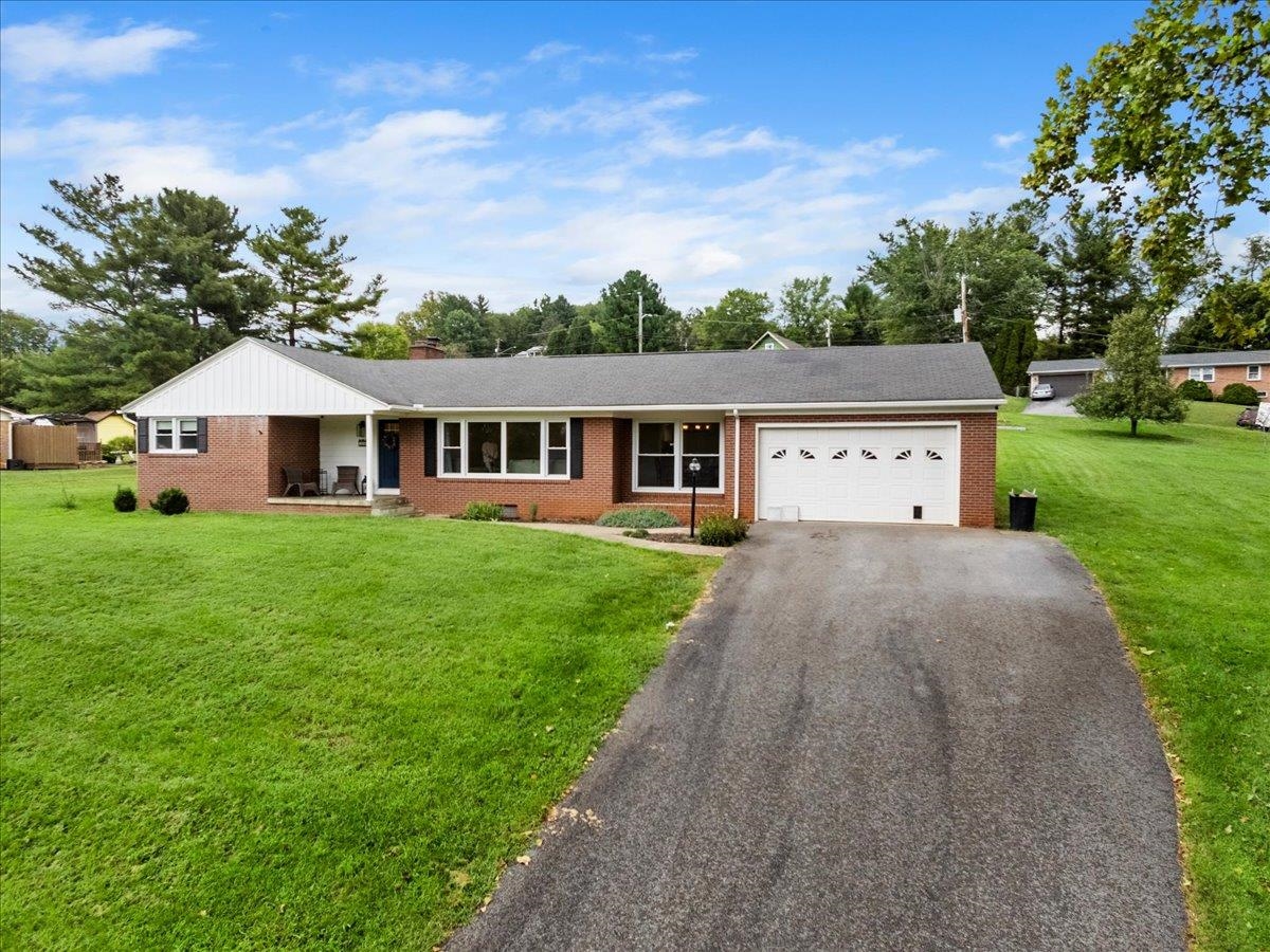 103 Riverview Street Pembroke VA 24136