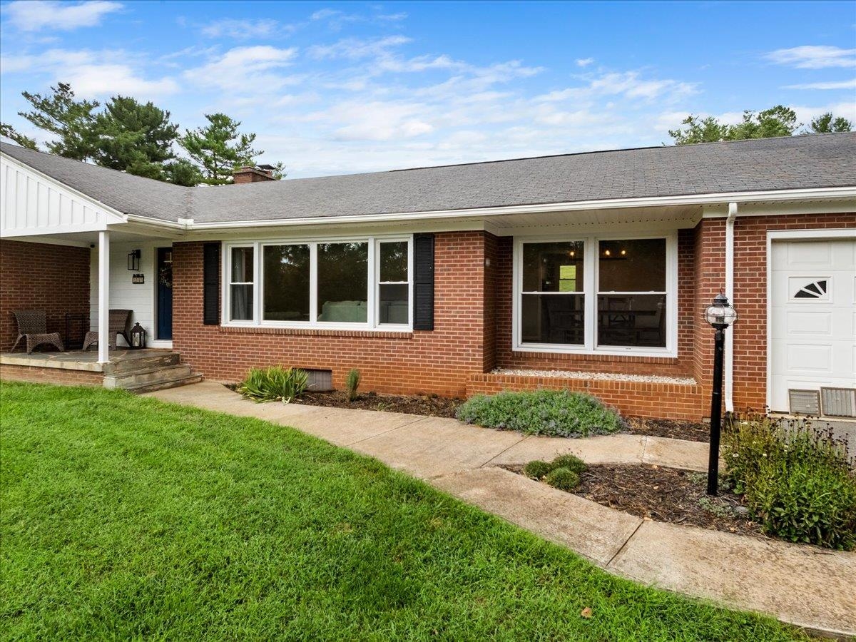 103 Riverview Street Pembroke VA 24136