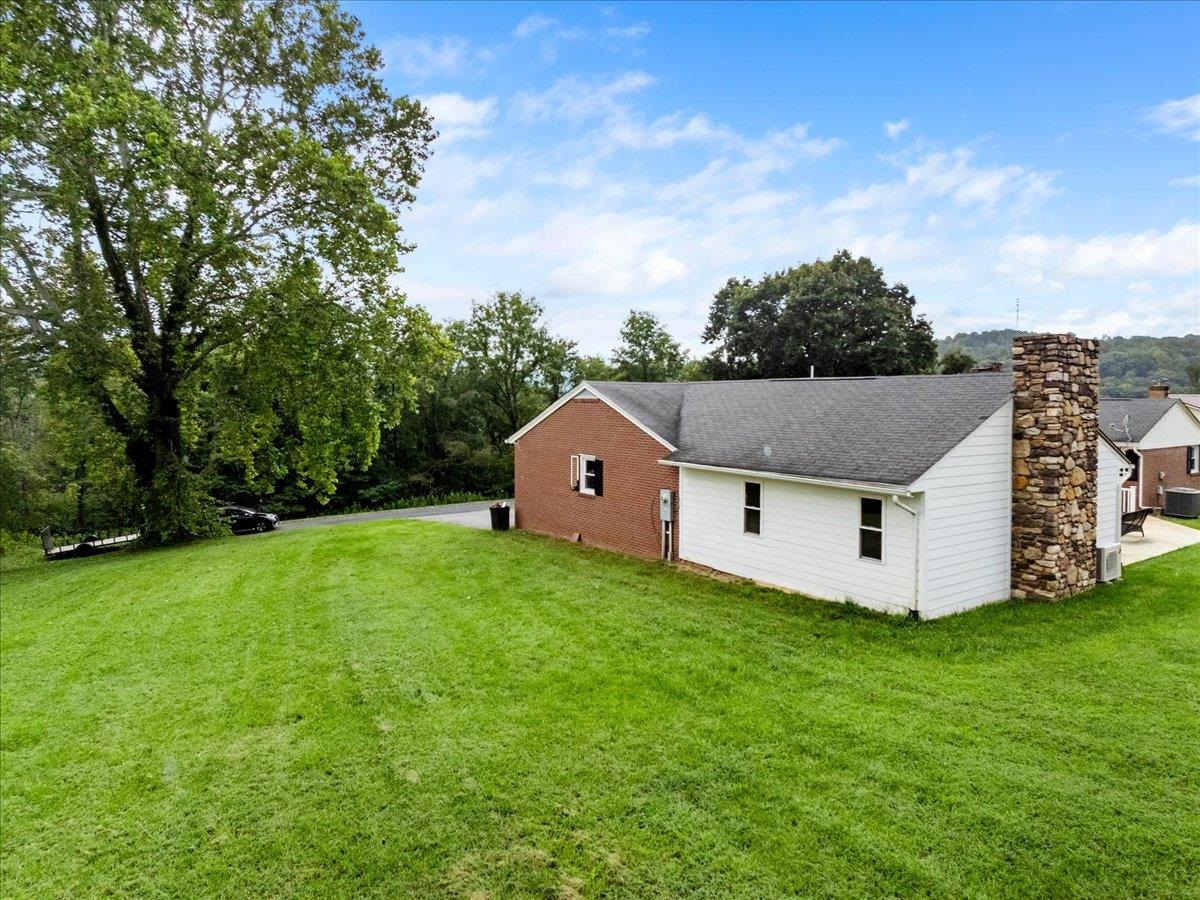103 Riverview Street Pembroke VA 24136