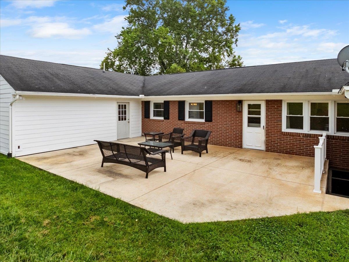 103 Riverview Street Pembroke VA 24136