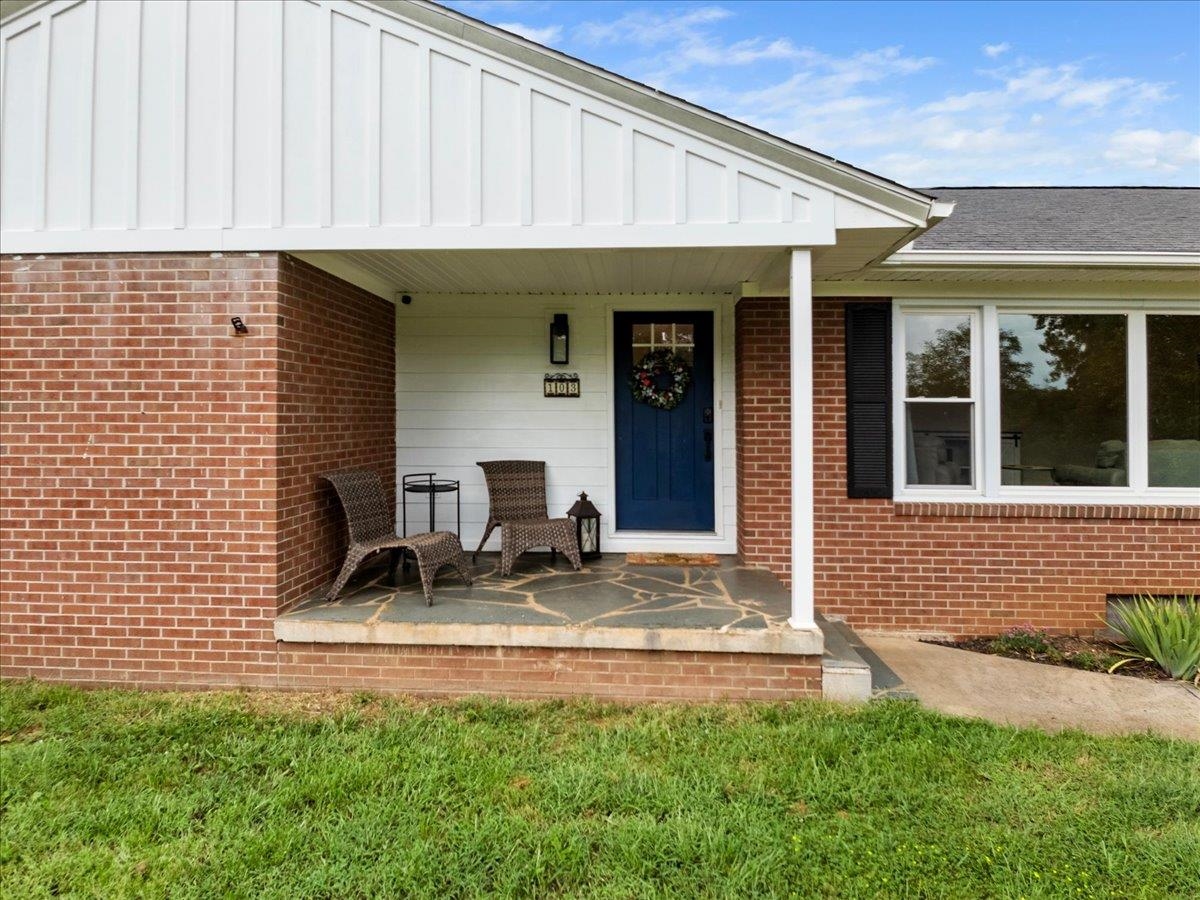 103 Riverview Street Pembroke VA 24136