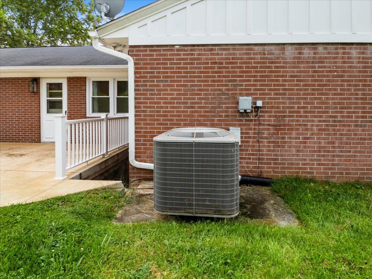 103 Riverview Street Pembroke VA 24136