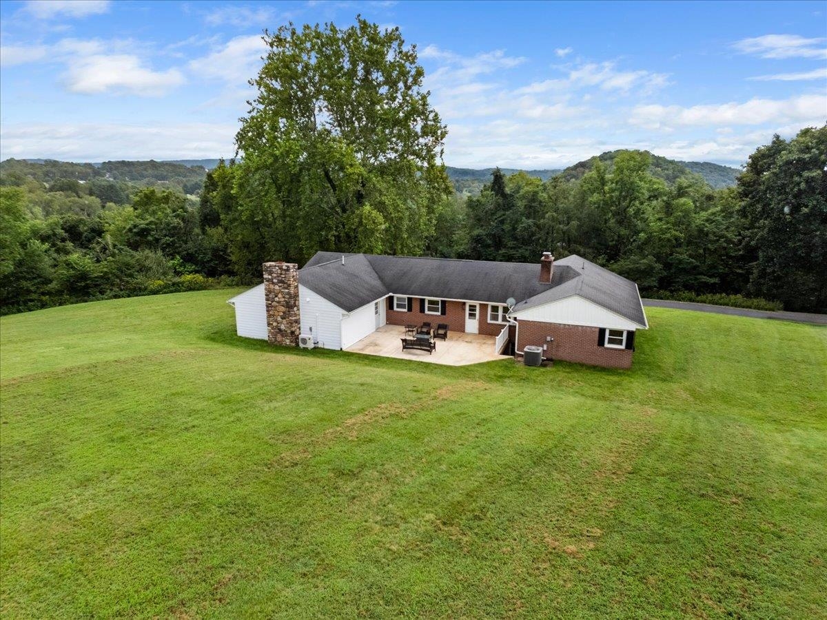 103 Riverview Street Pembroke VA 24136