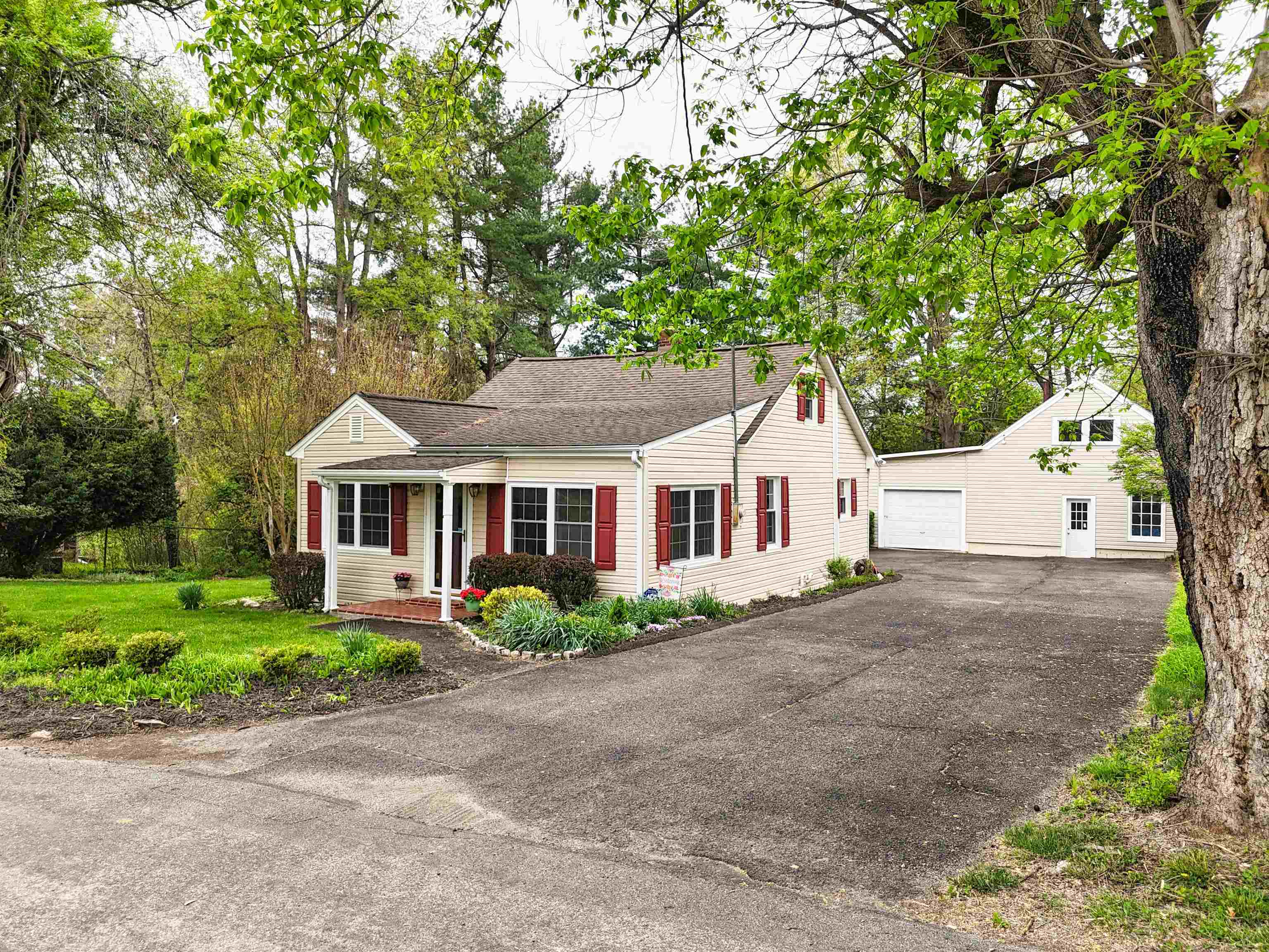 7449 Nicewander Way Fairlawn VA 24141
