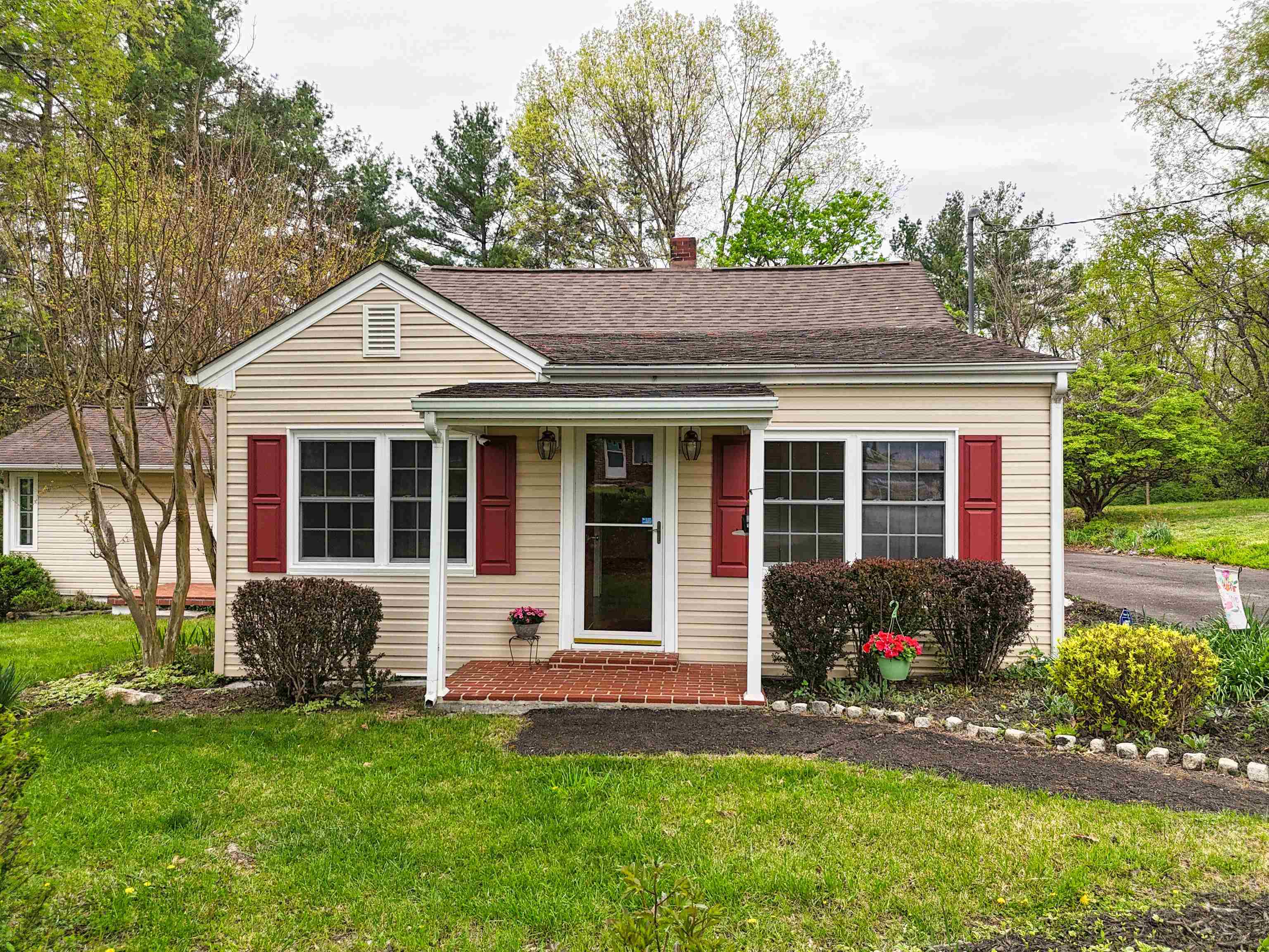 7449 Nicewander Way Fairlawn VA 24141