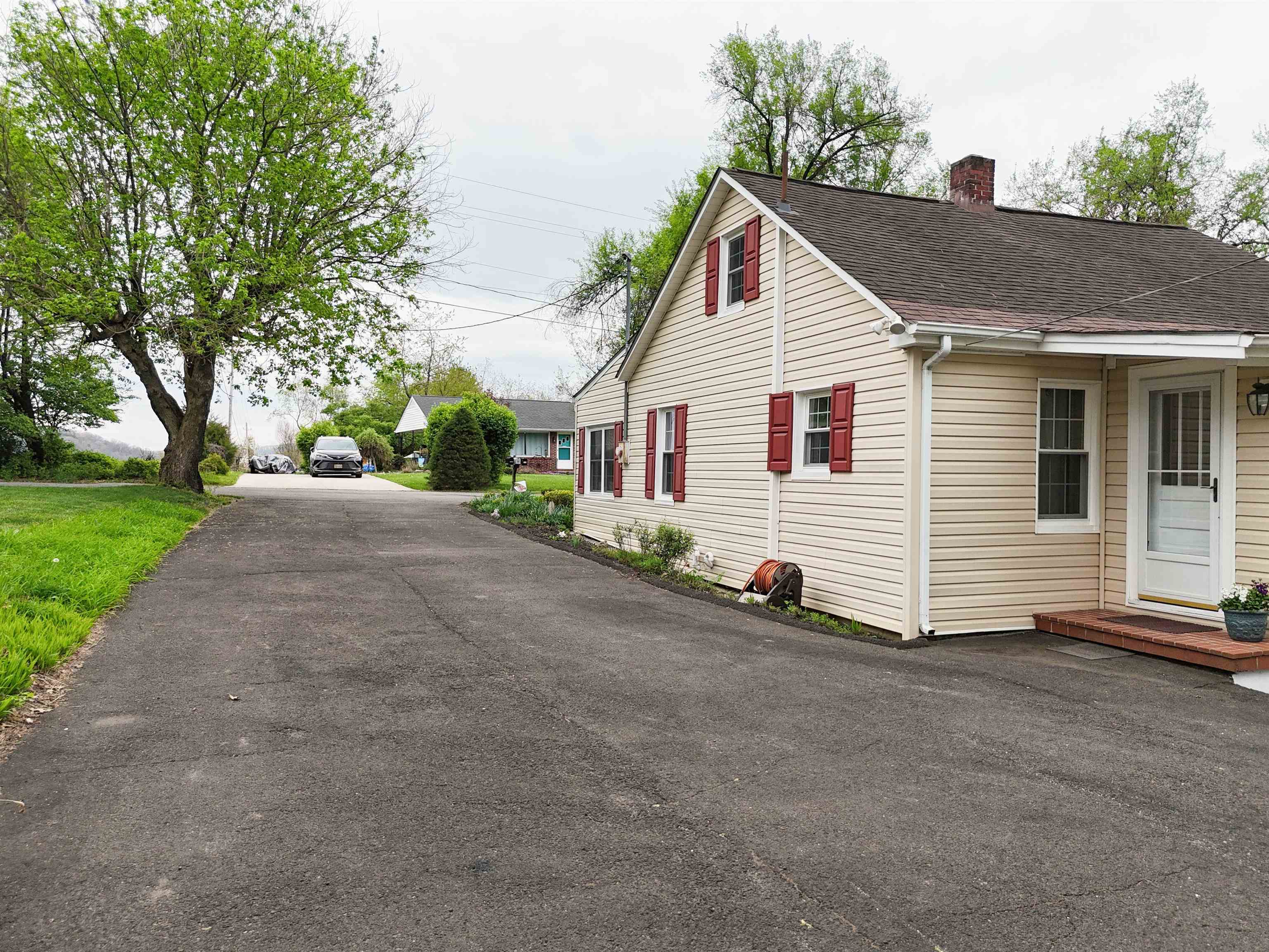 7449 Nicewander Way Fairlawn VA 24141