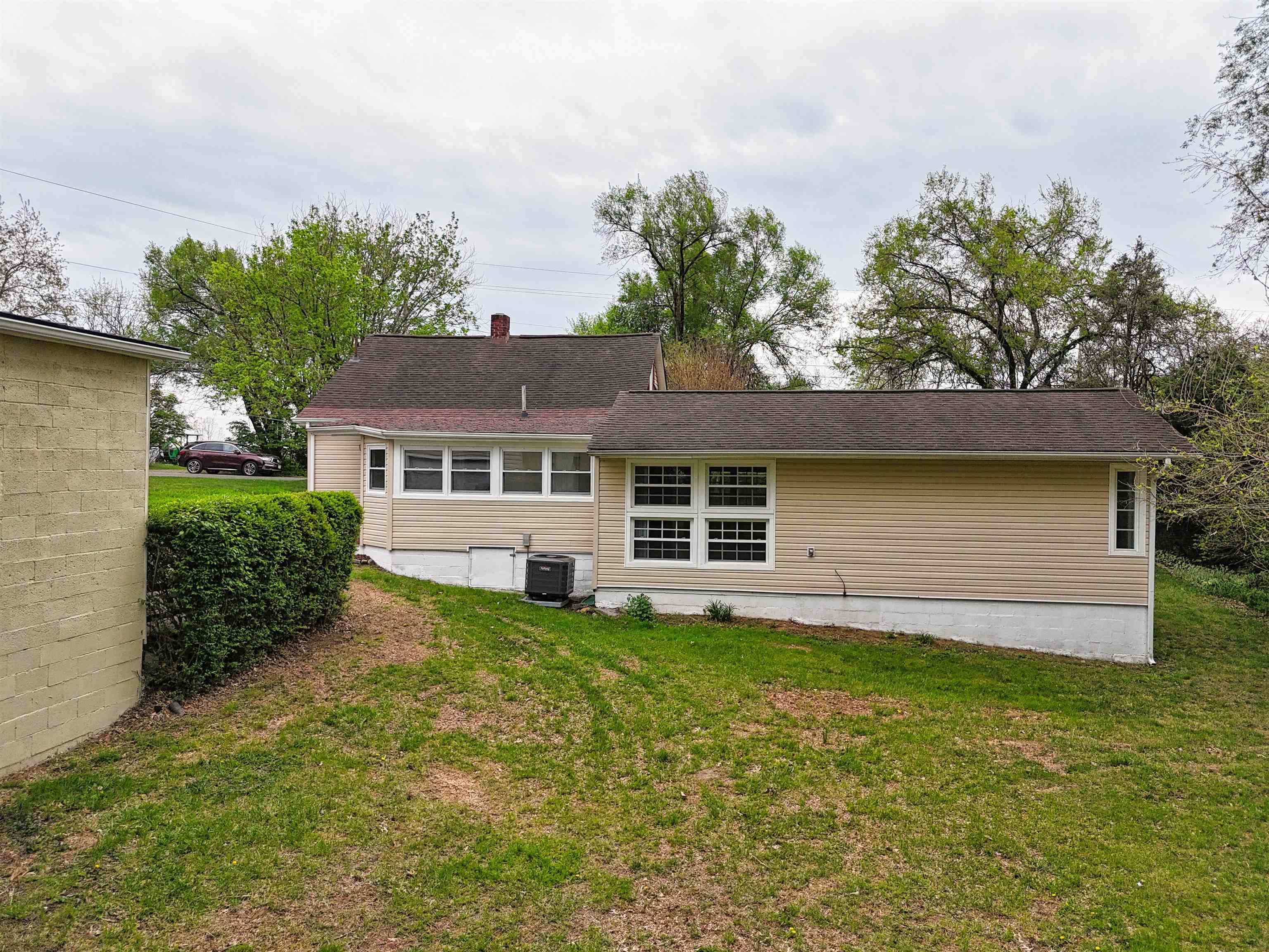 7449 Nicewander Way Fairlawn VA 24141