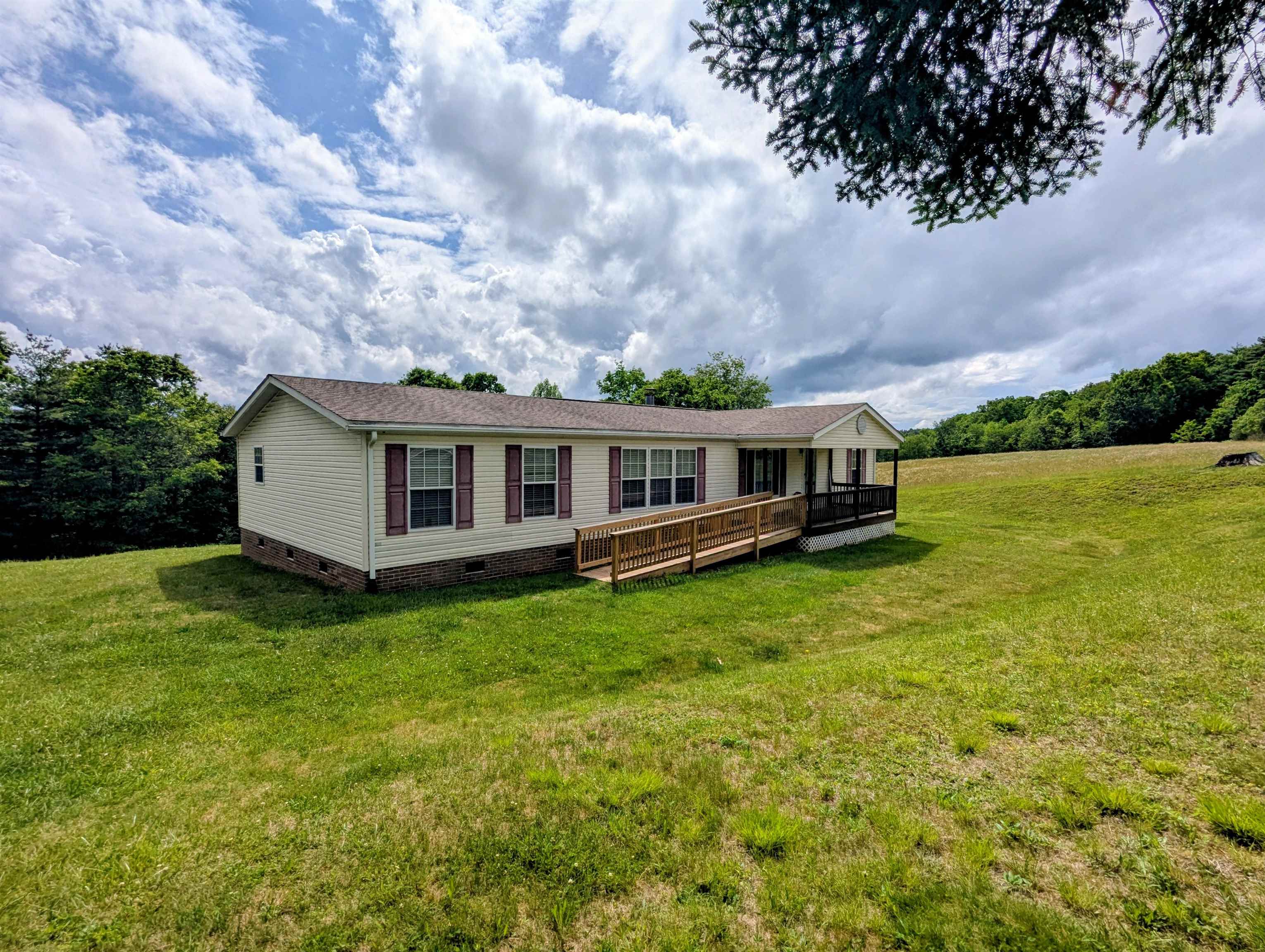 6272 Indian Valley Road Willis VA 24380