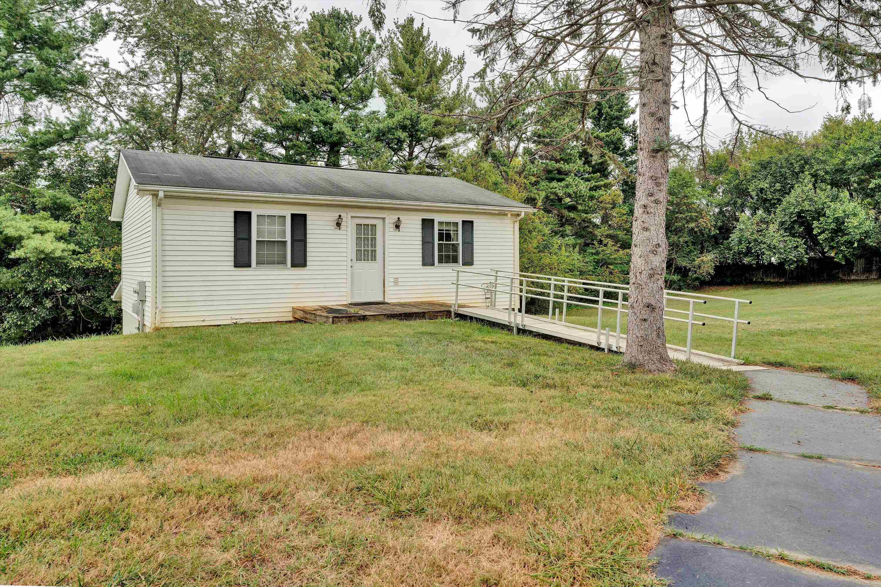 115 Lester Street Christiansburg VA 24073