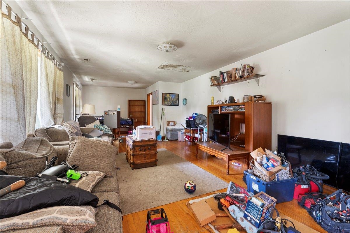 1303 Hopkins Drive Pulaski VA 24301