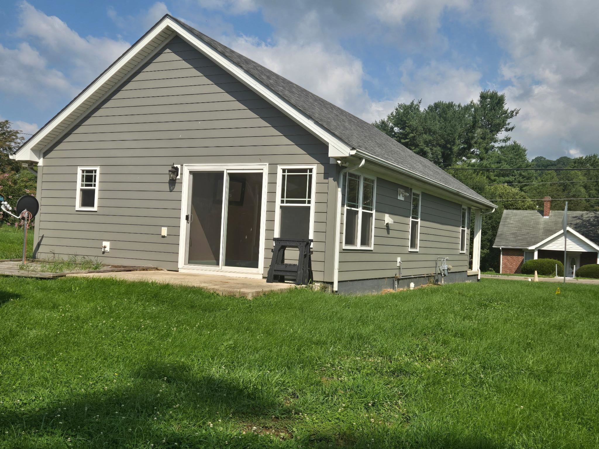 965 W Monroe Street Wytheville VA 24382