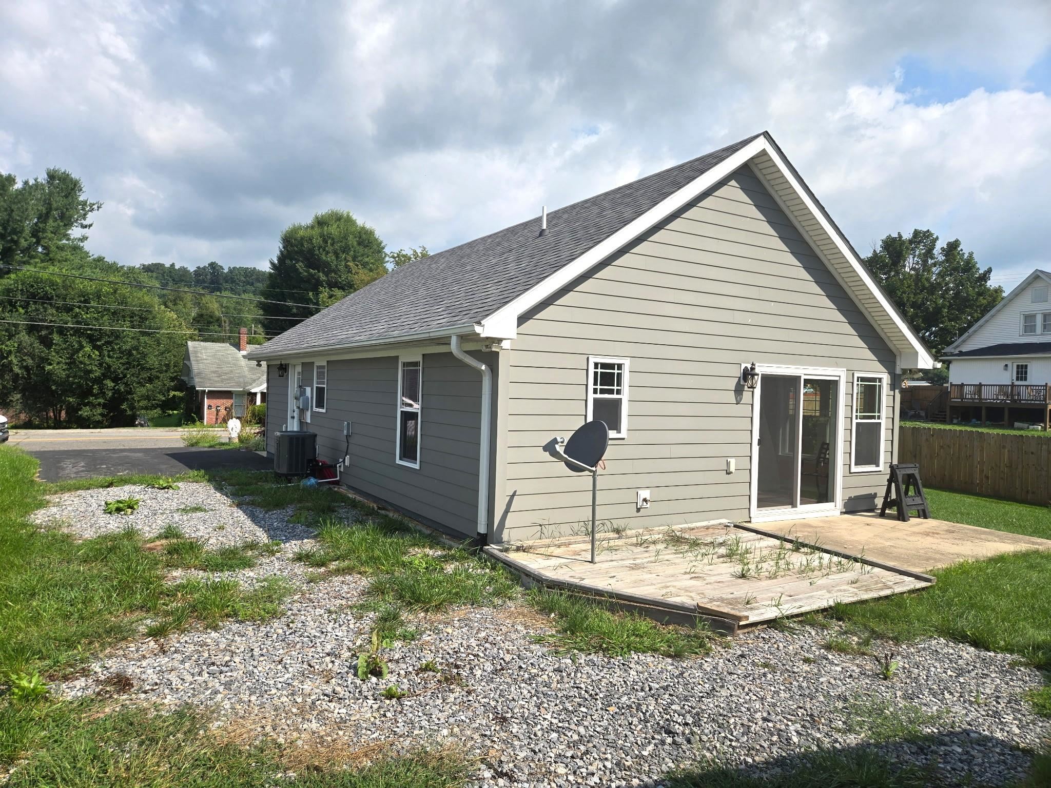 965 W Monroe Street Wytheville VA 24382