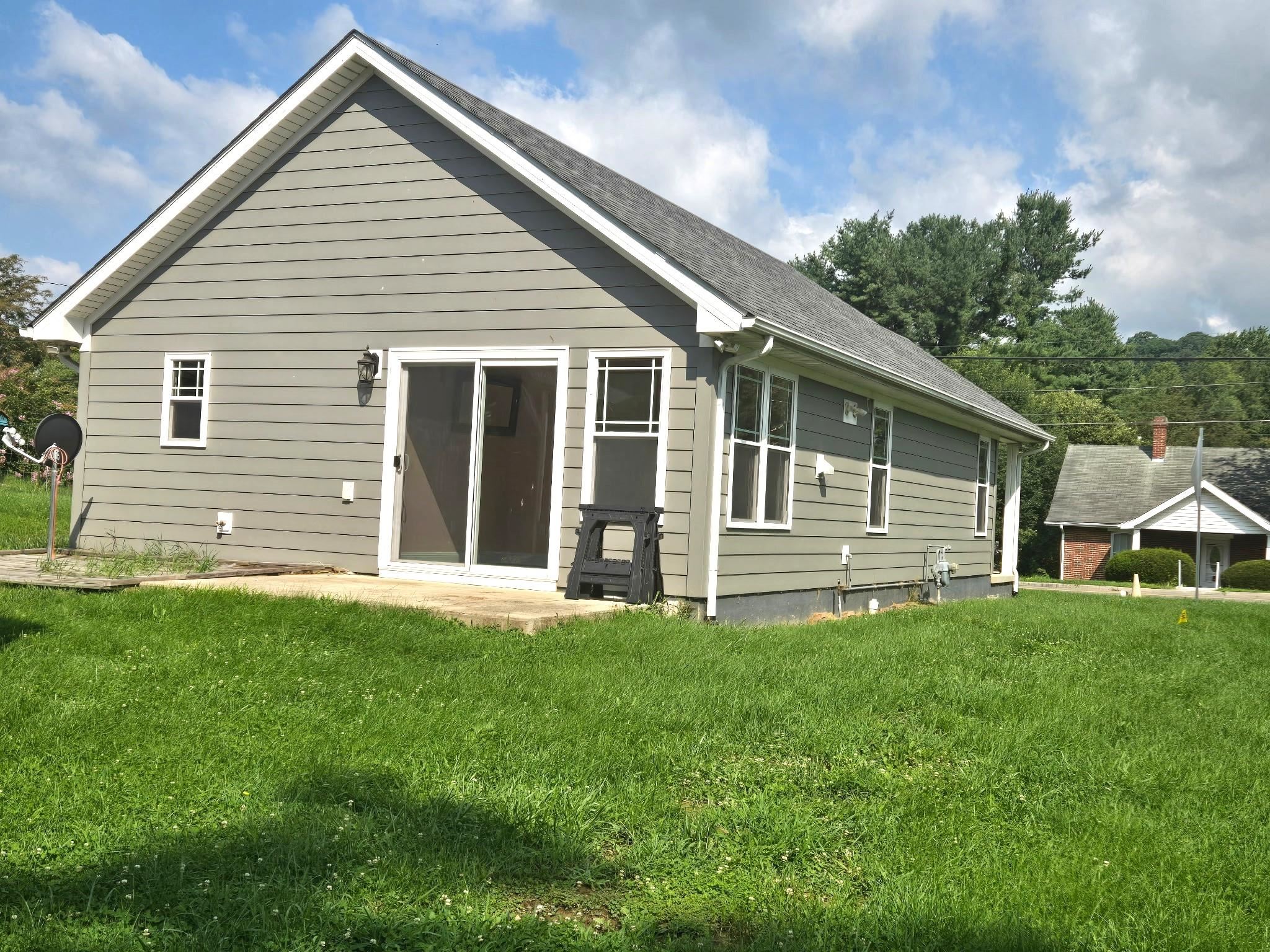 965 W Monroe Street Wytheville VA 24382