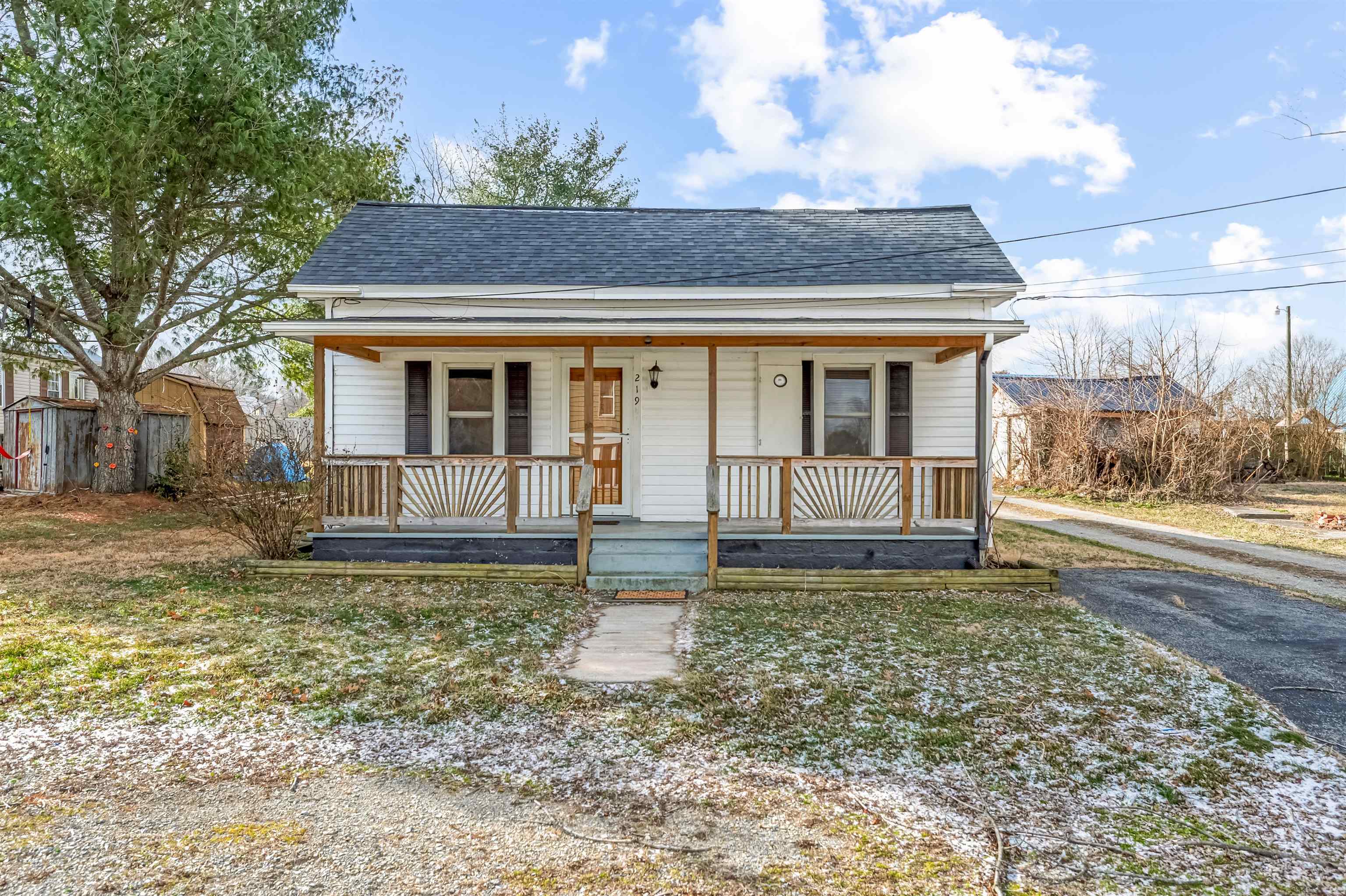 219 Denby Street Radford VA 24141