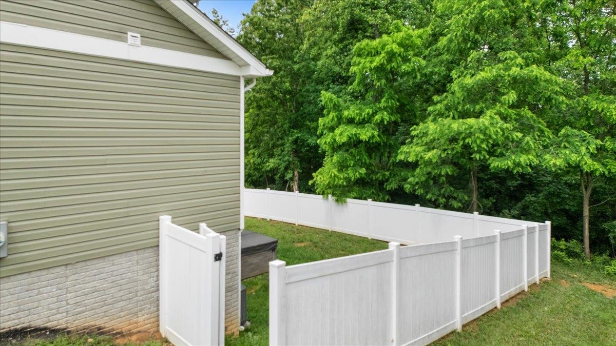 135 Prairie View Lane Pembroke VA 24136
