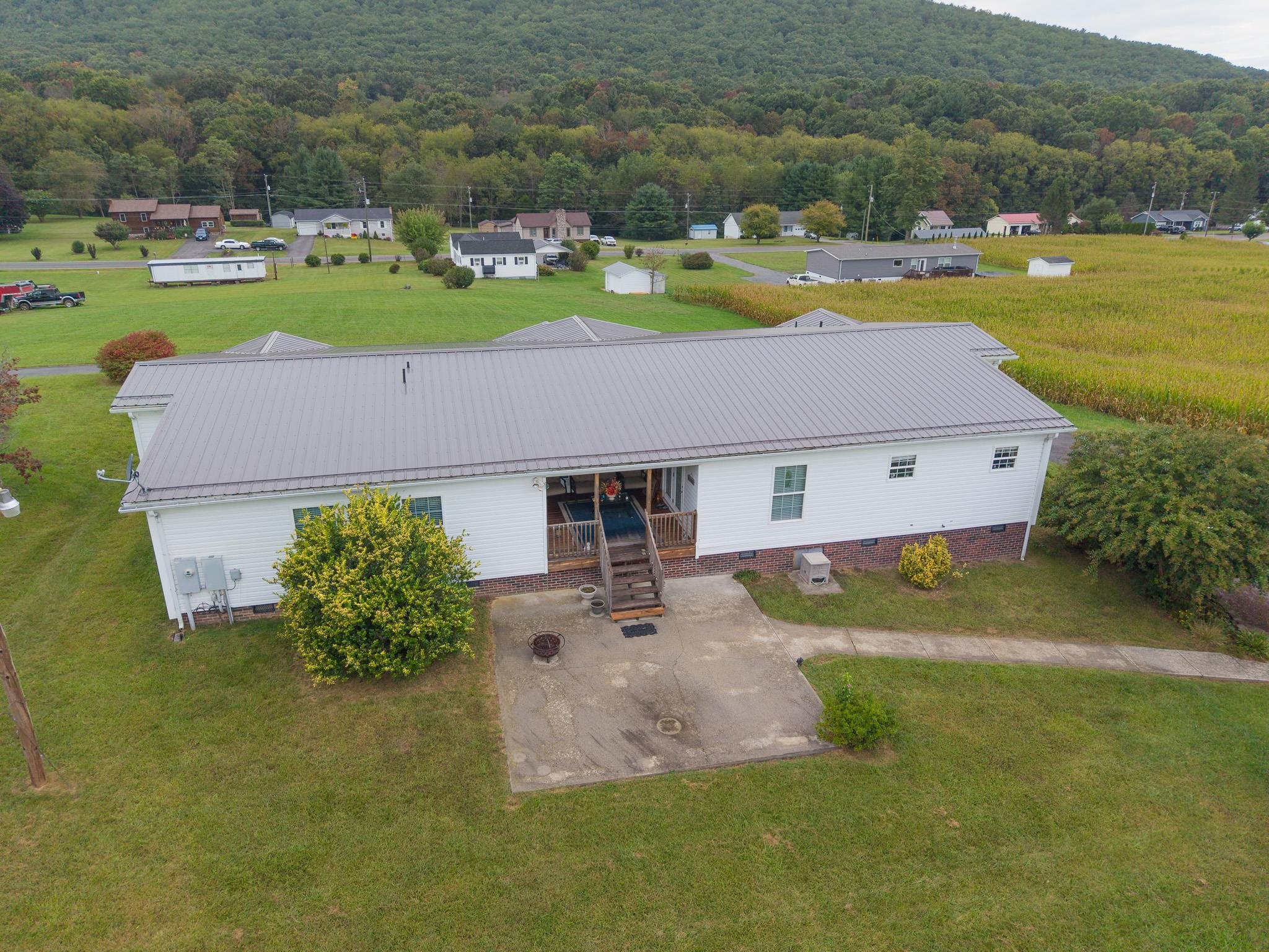 768 Ivanhoe Road Max Meadows VA 24360