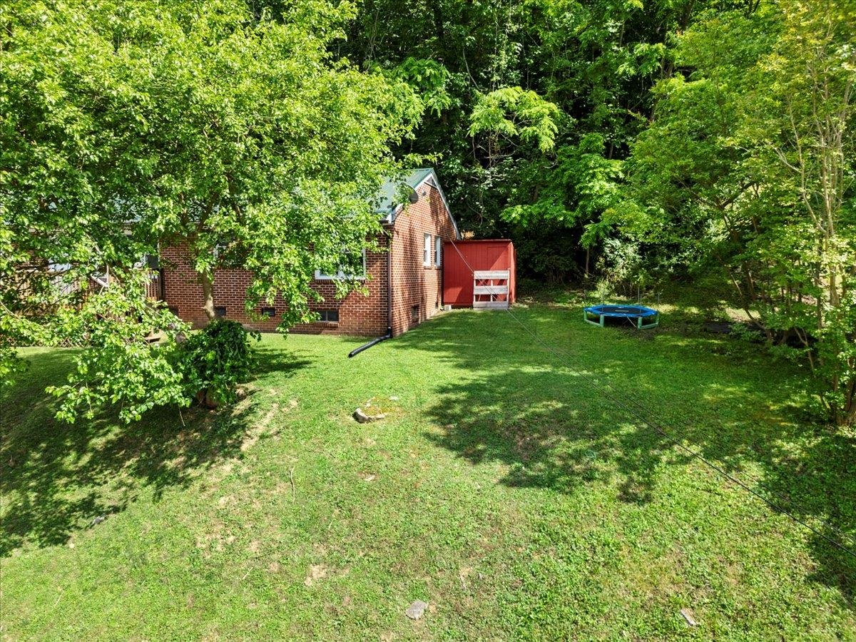 508 College Street Narrows VA 24124