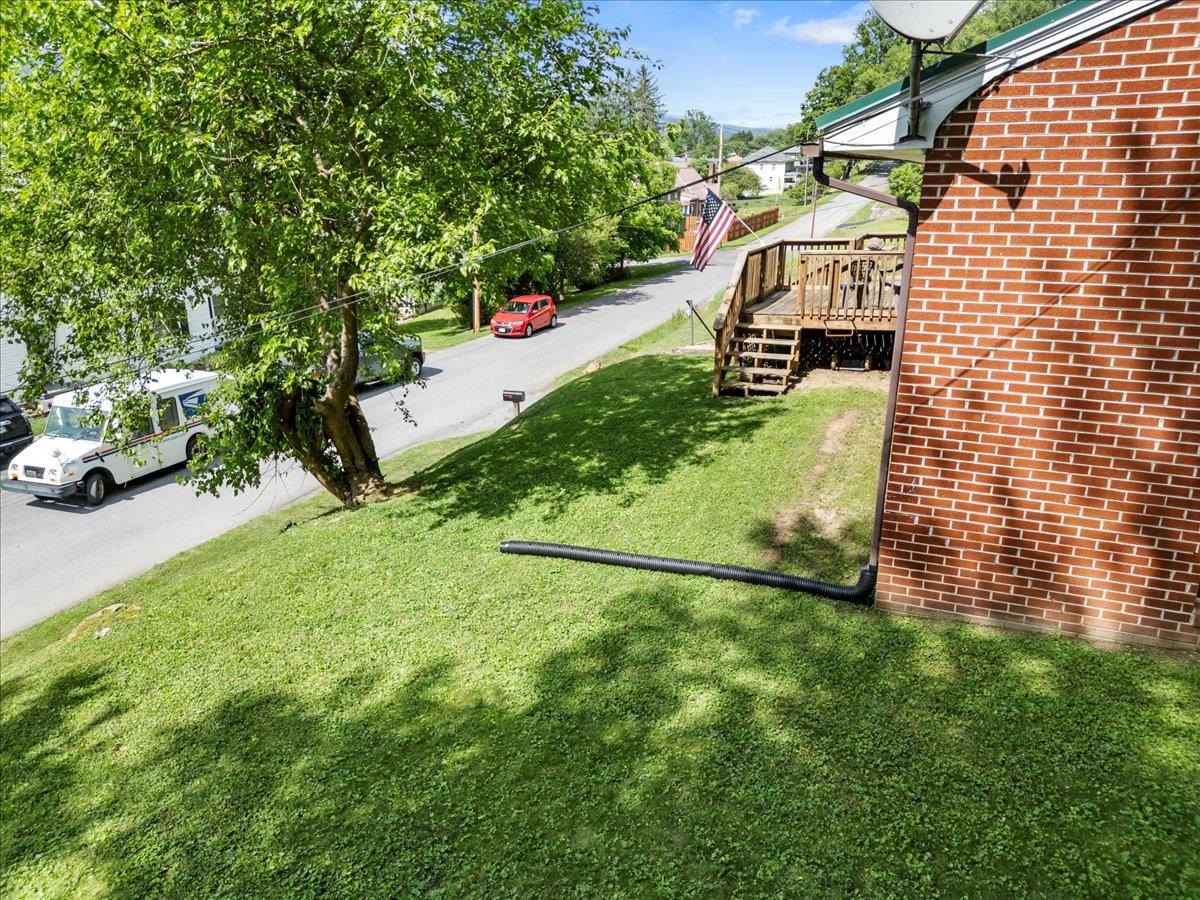 508 College Street Narrows VA 24124