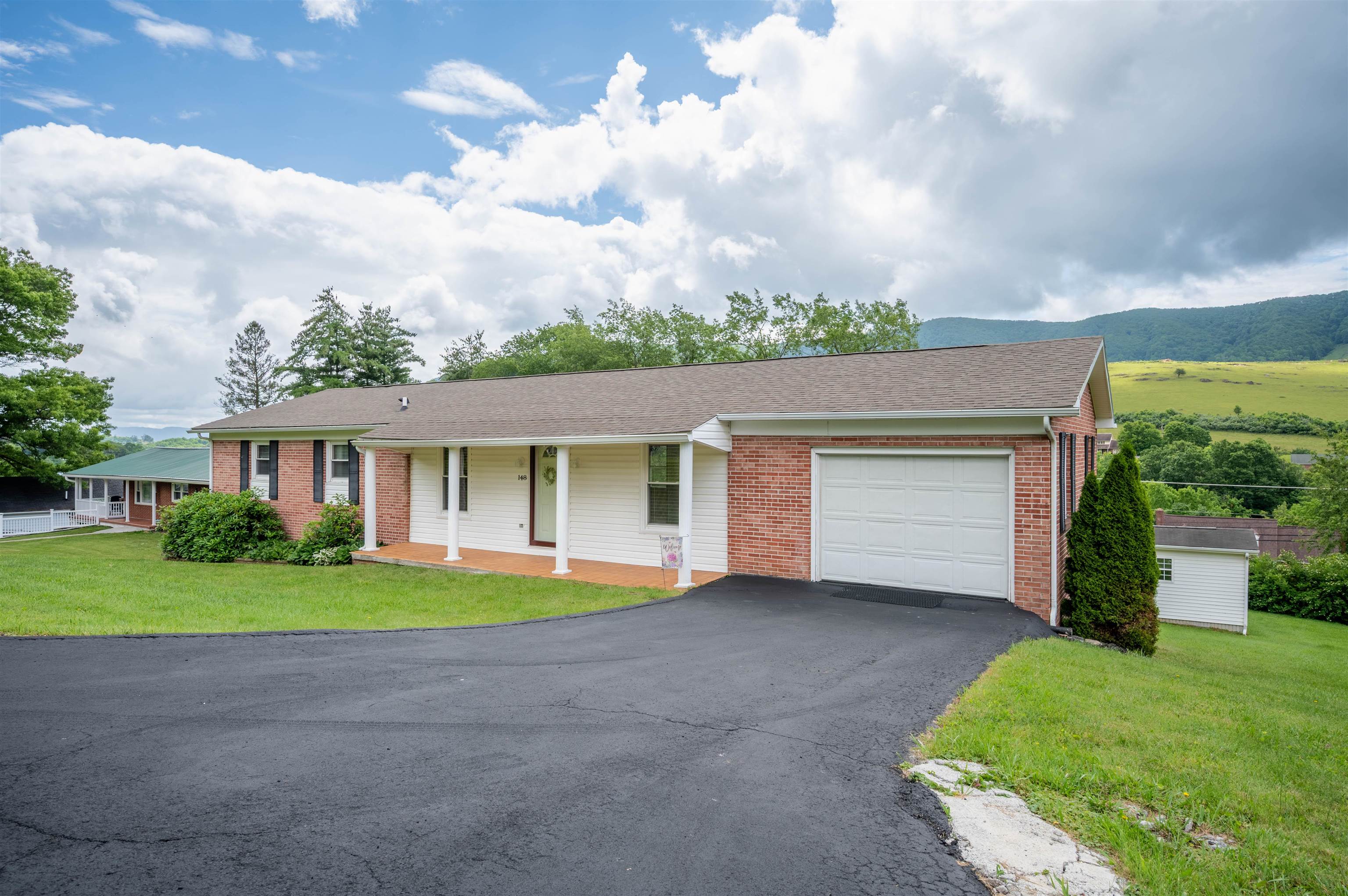 148 Tickle Street Bluefield VA 24605