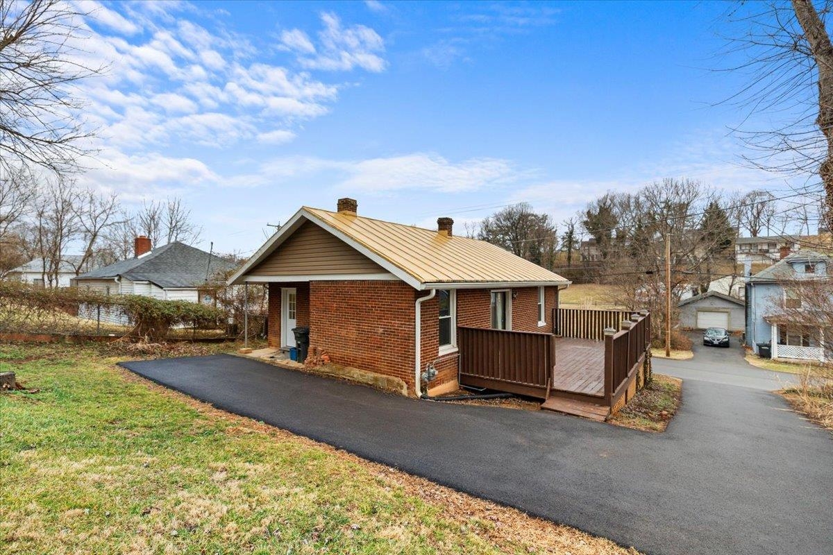 453 Dale Avenue Vinton VA 24179
