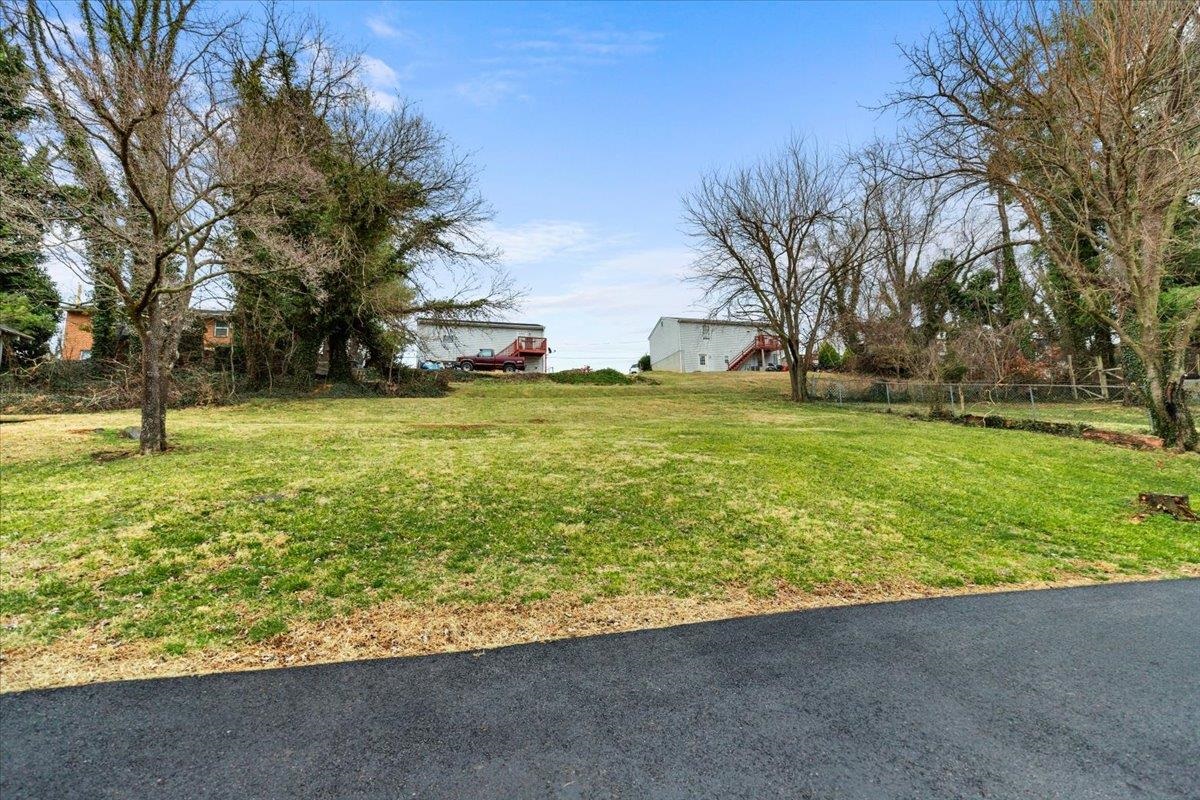 453 Dale Avenue Vinton VA 24179