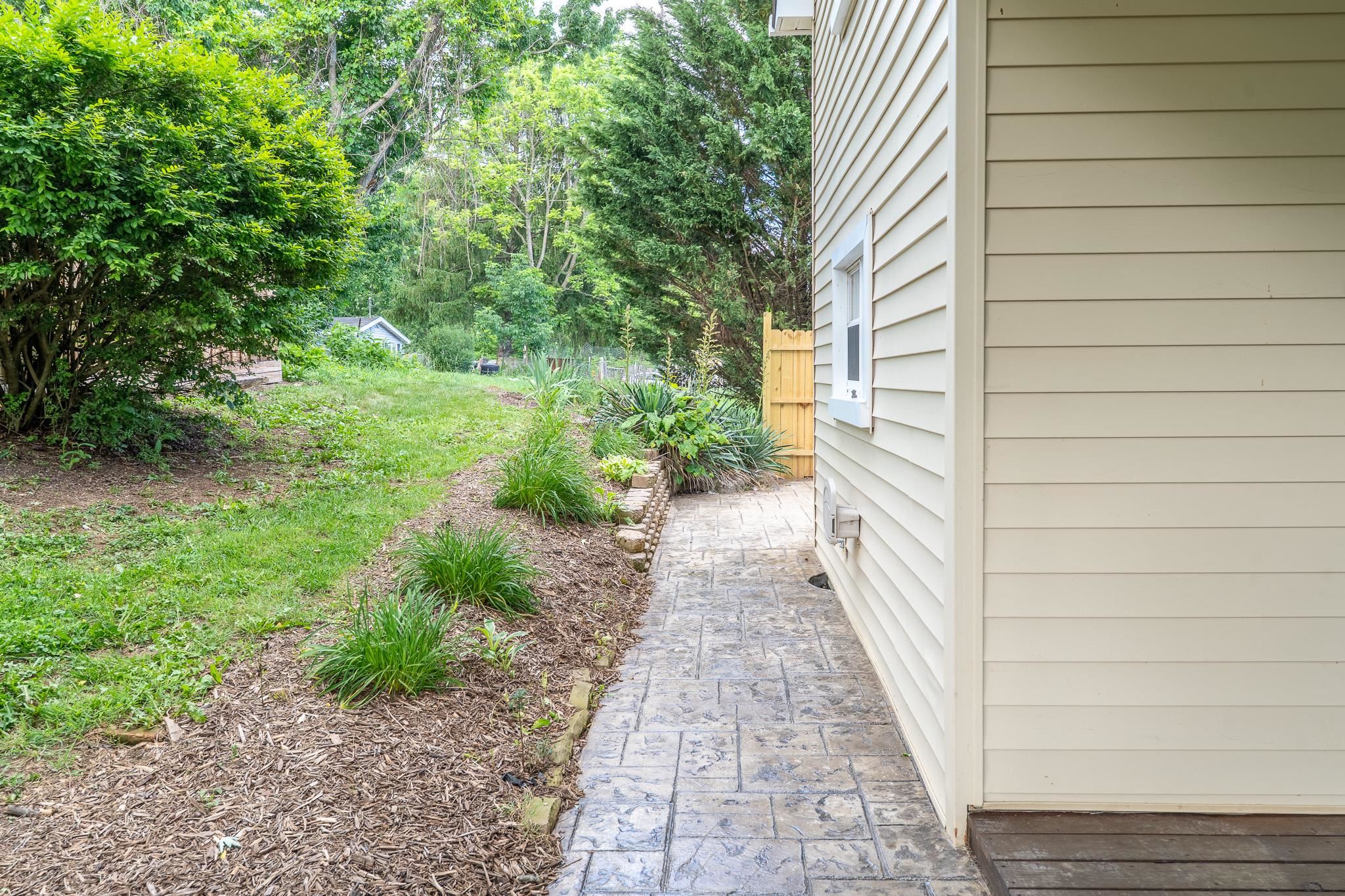 350 W Jackson Street Wytheville VA 24382