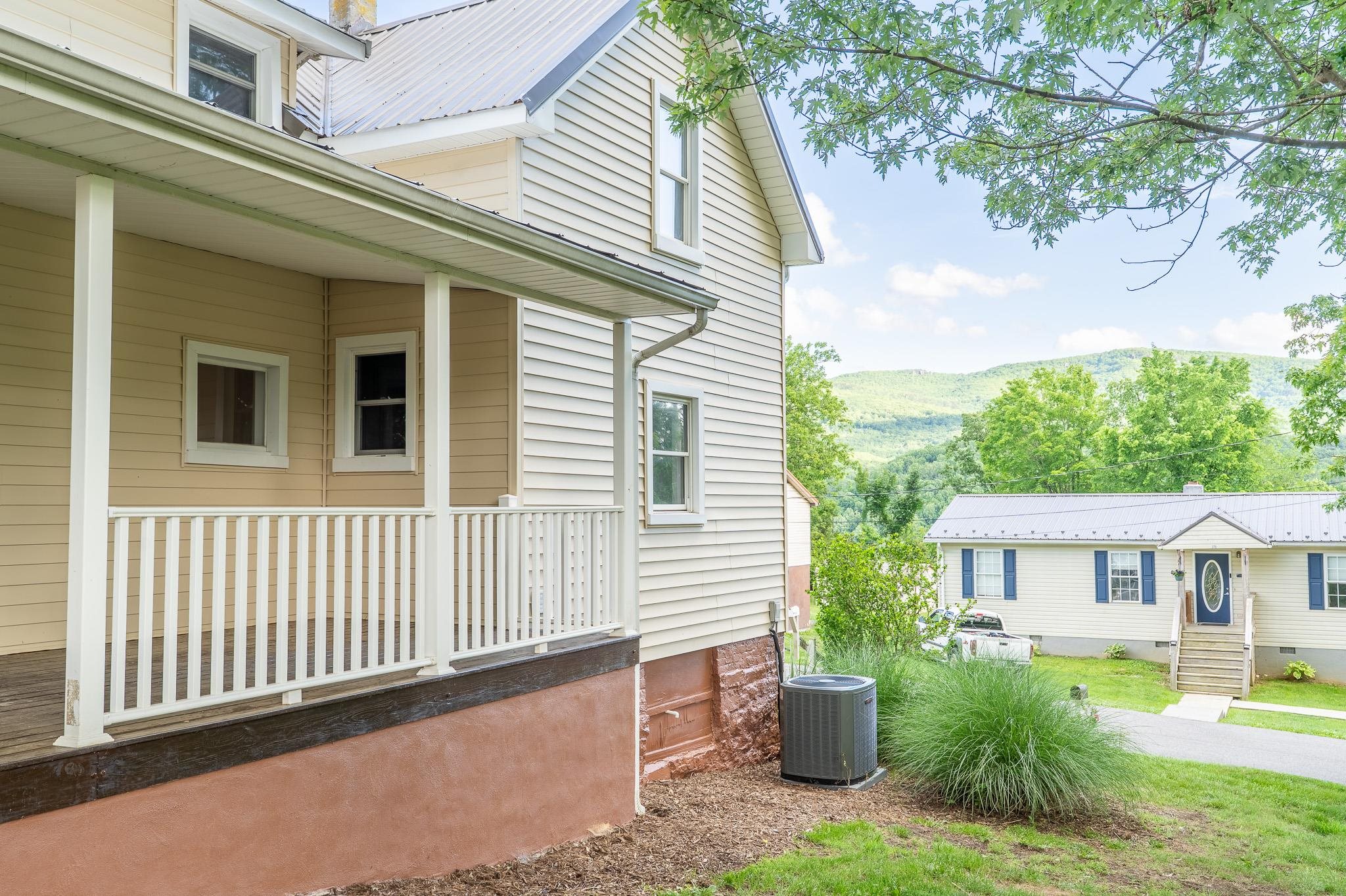 350 W Jackson Street Wytheville VA 24382