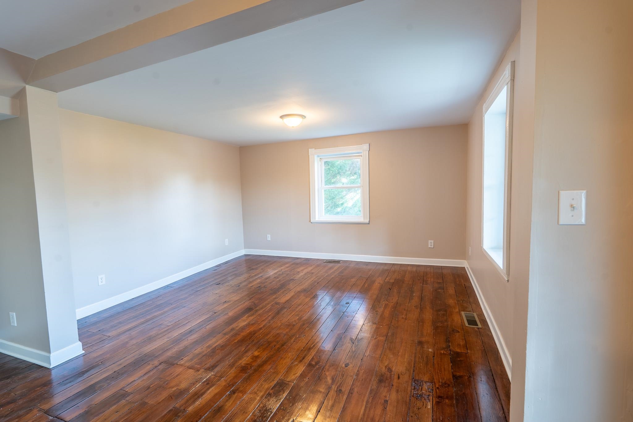 350 W Jackson Street Wytheville VA 24382